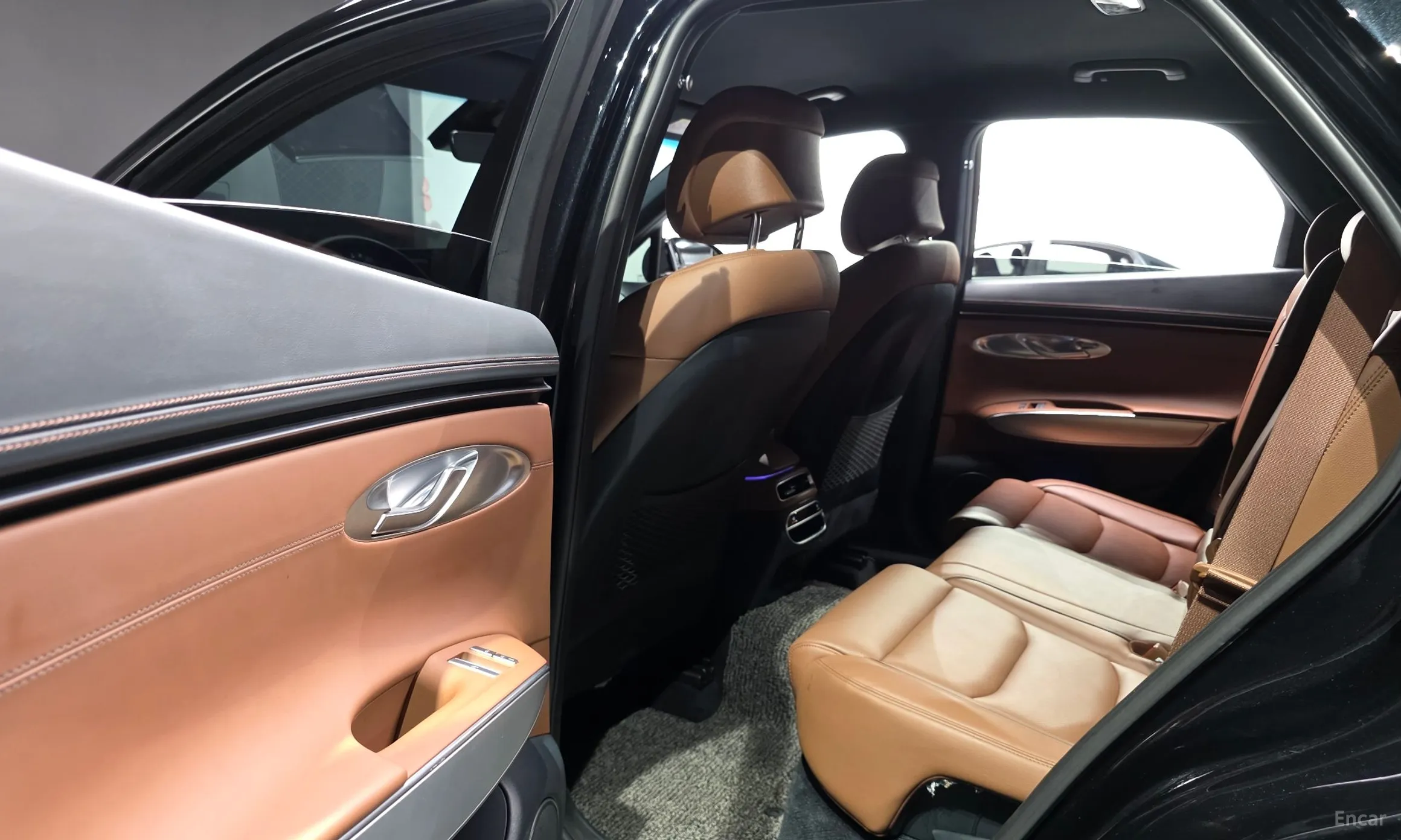 Genesis GV70 превью 11