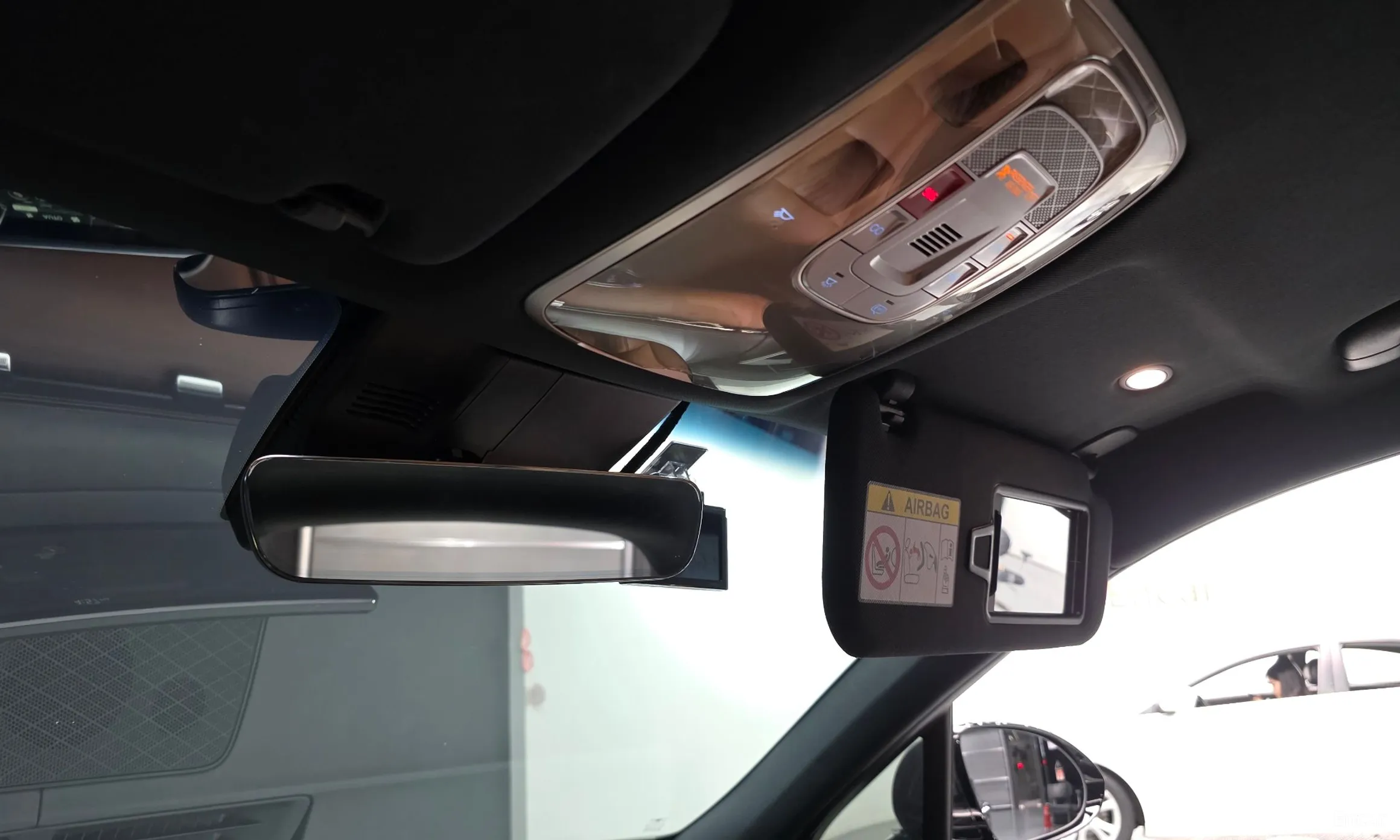 Genesis GV70 превью 19