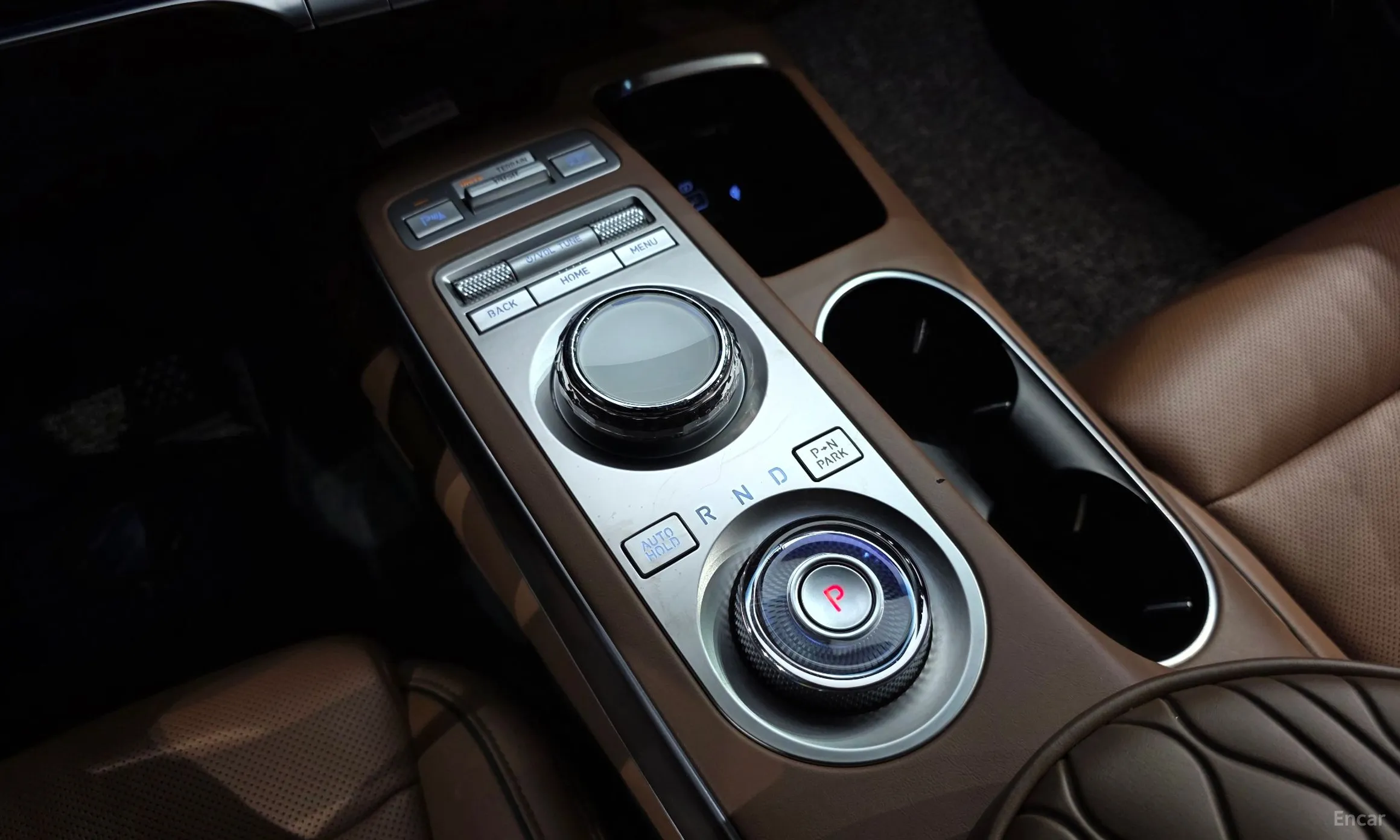 Genesis GV70 превью 9