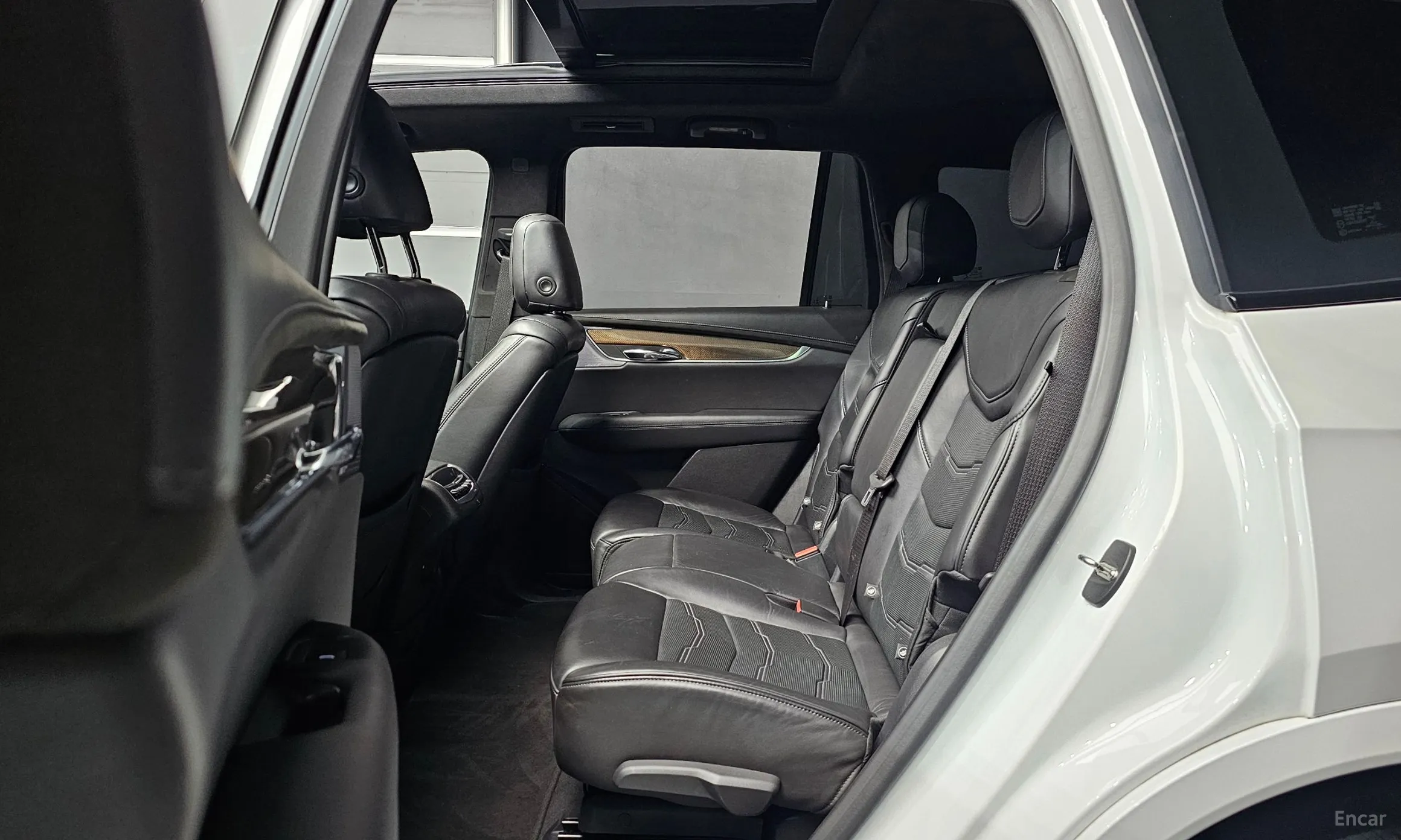 Cadillac XT6 превью 12