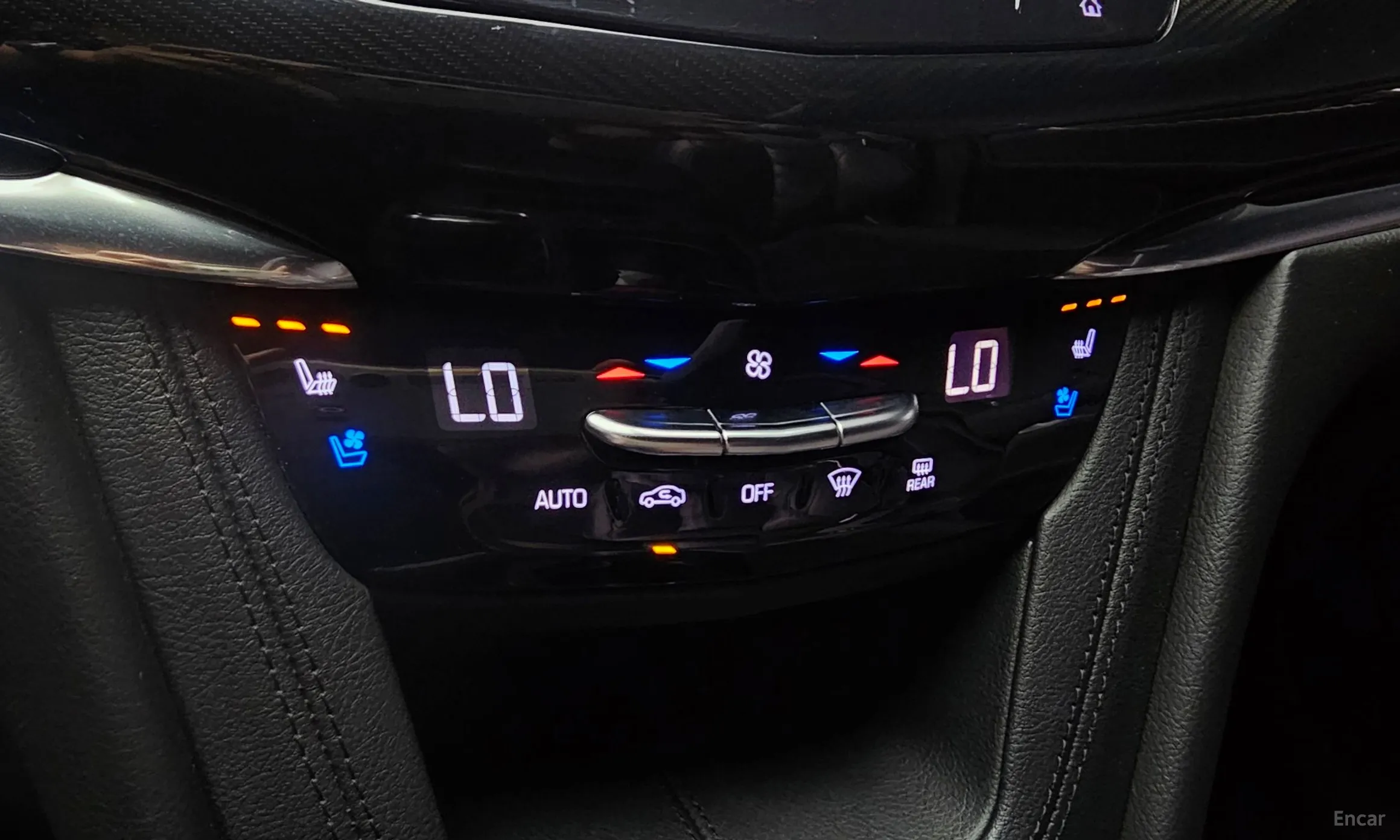 Cadillac XT6 превью 19