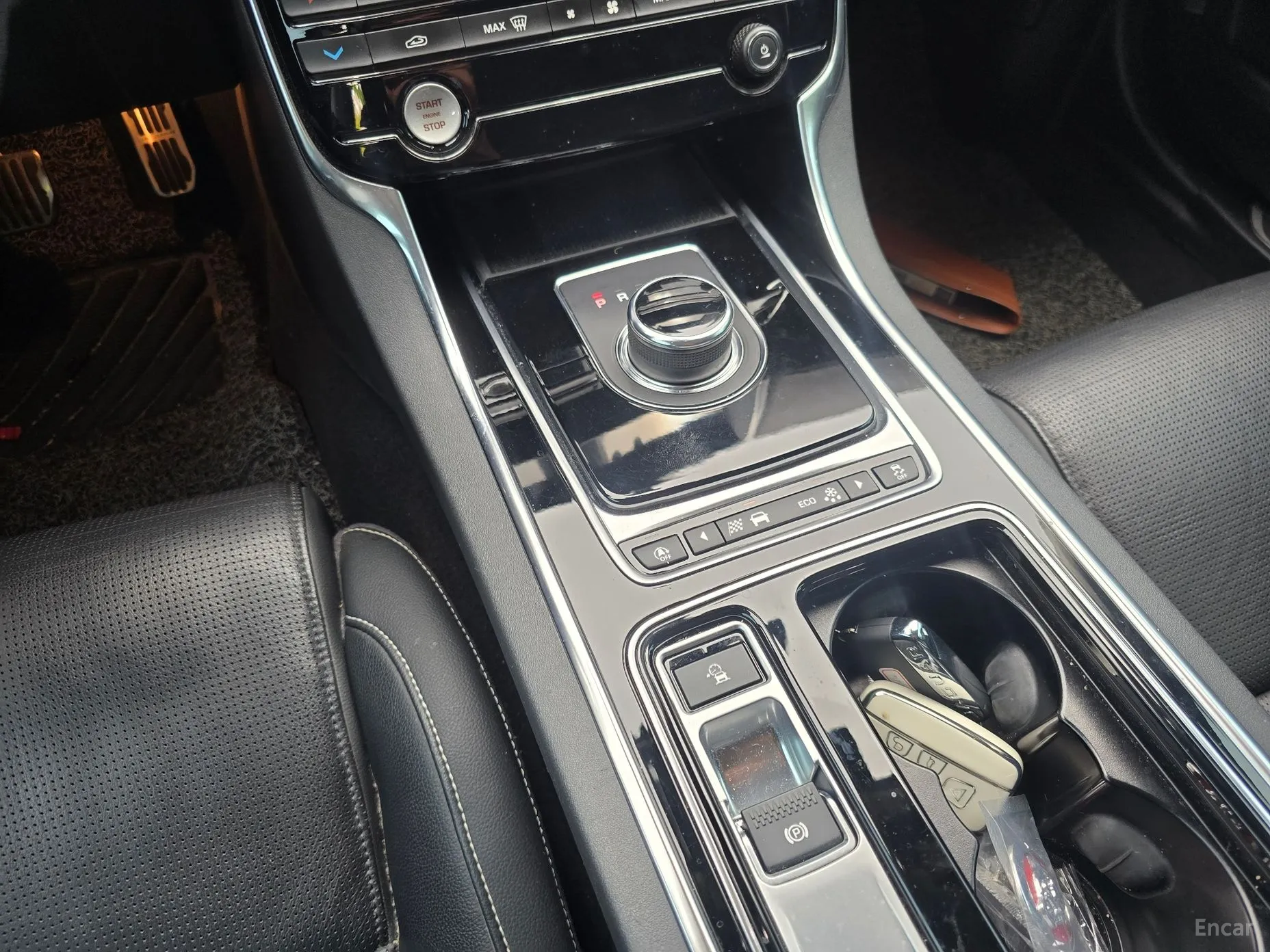 Jaguar XE превью 14