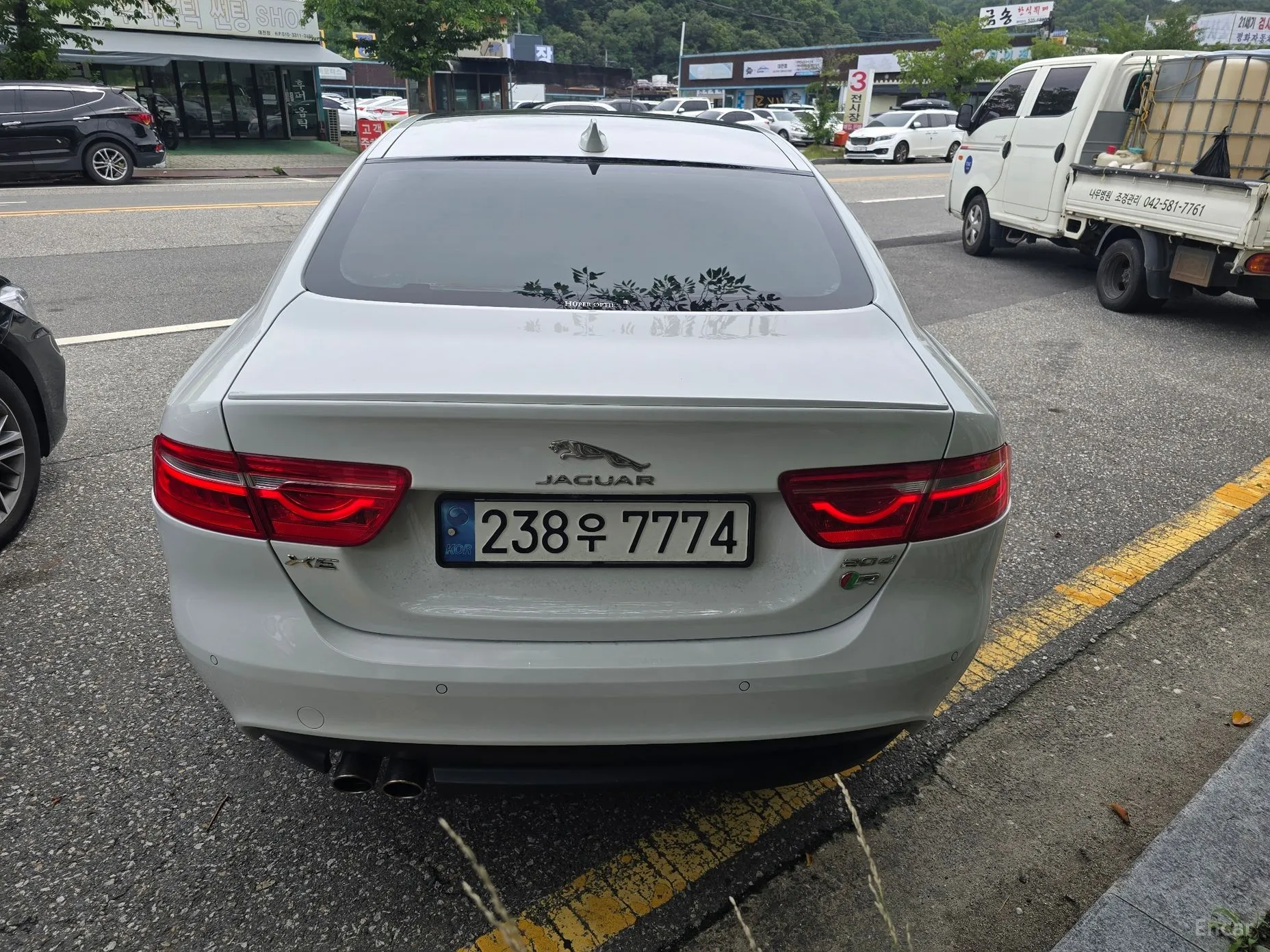 Jaguar XE превью 3