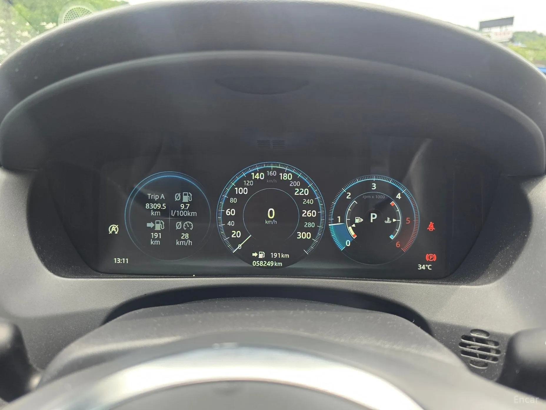 Jaguar XE превью 6