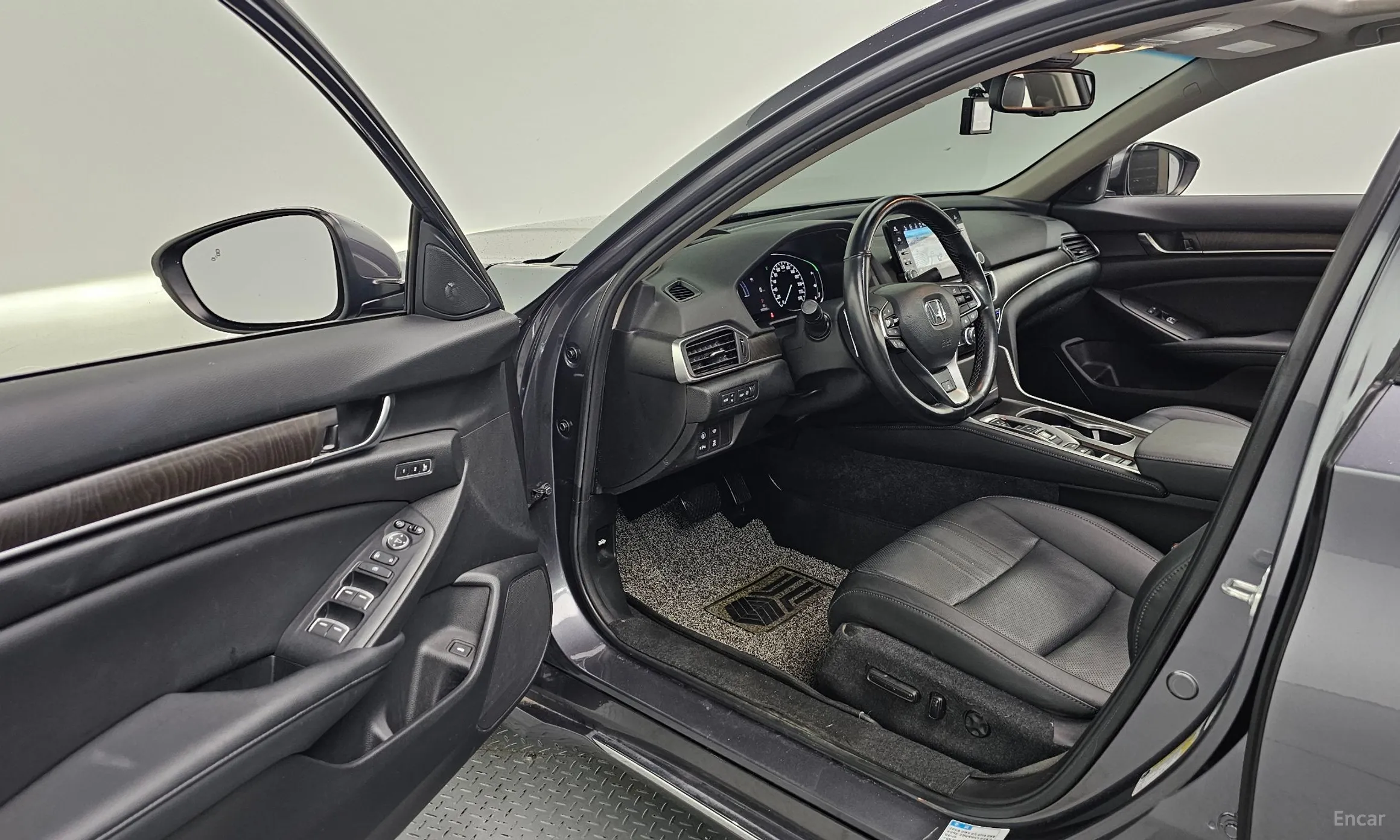 Honda Accord 10th Generation превью 10