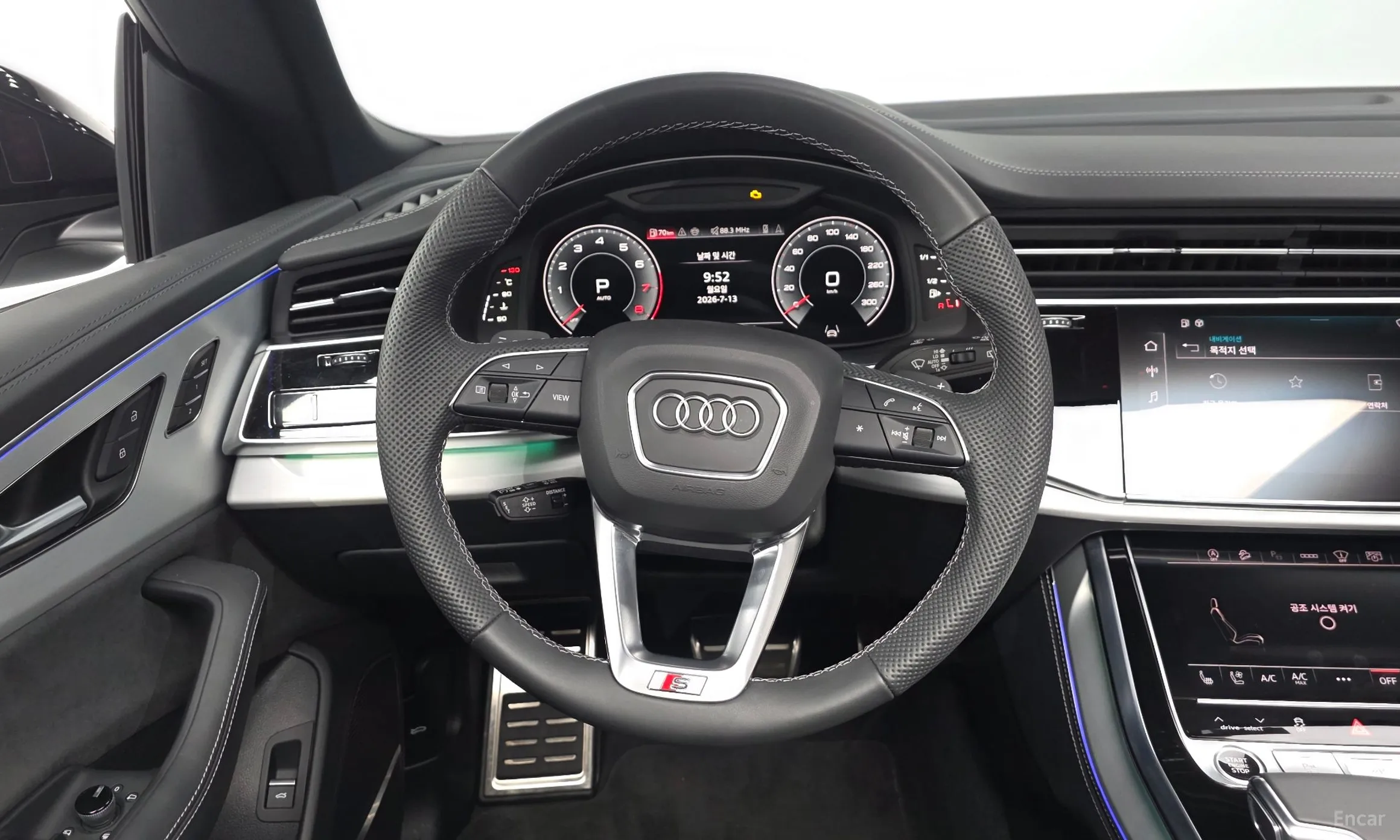 Audi Q8 (4M) превью 12