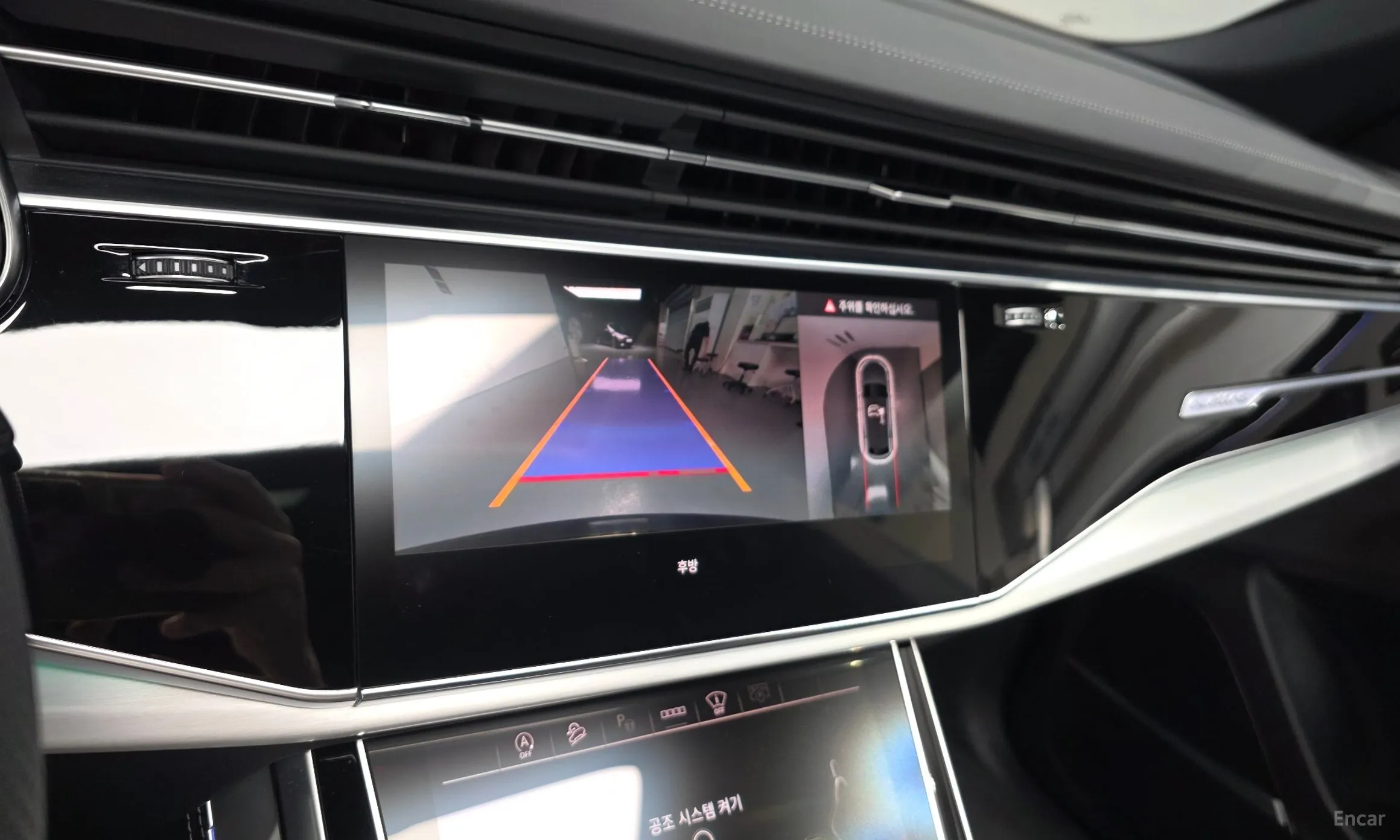 Audi Q8 (4M) превью 14
