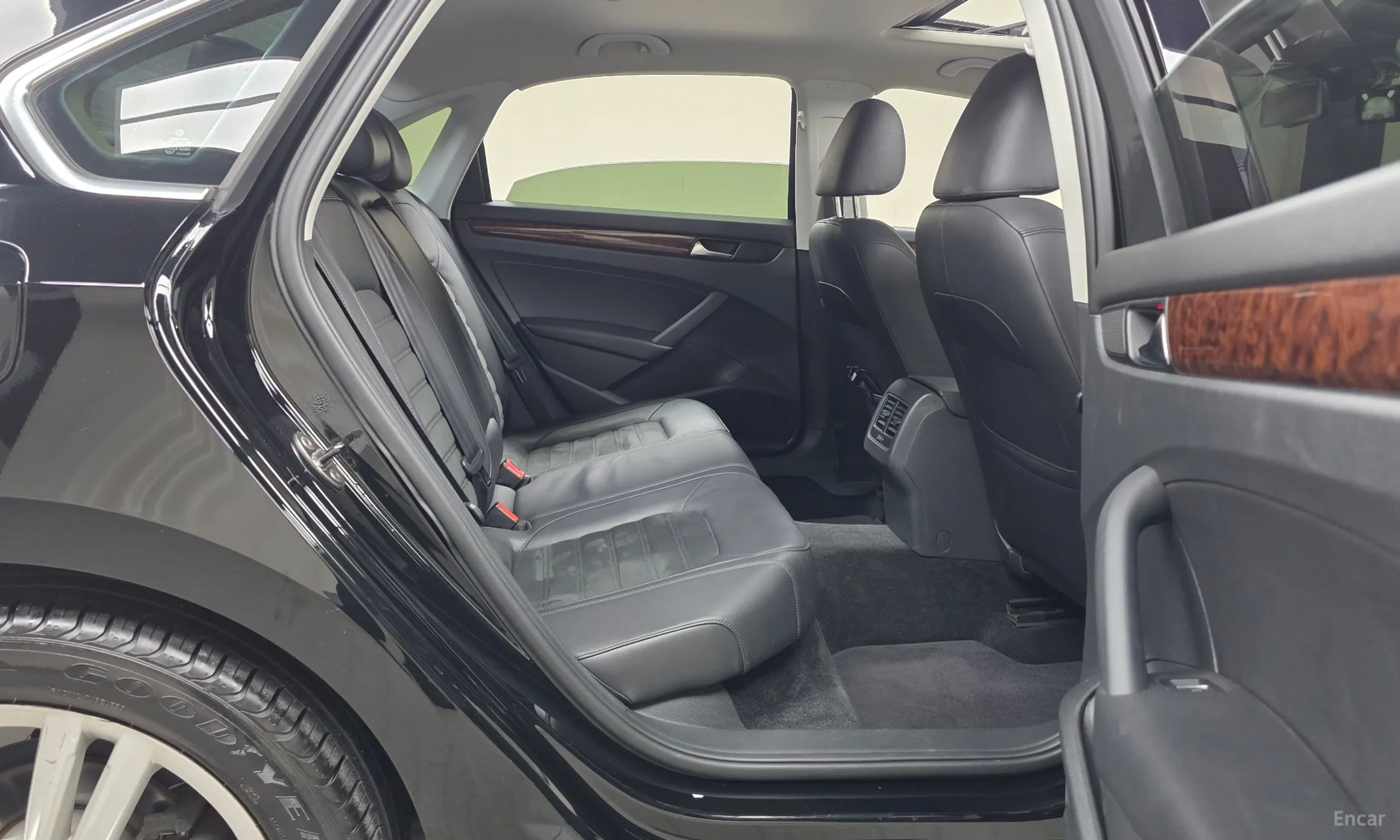 Volkswagen The New Passat превью 11