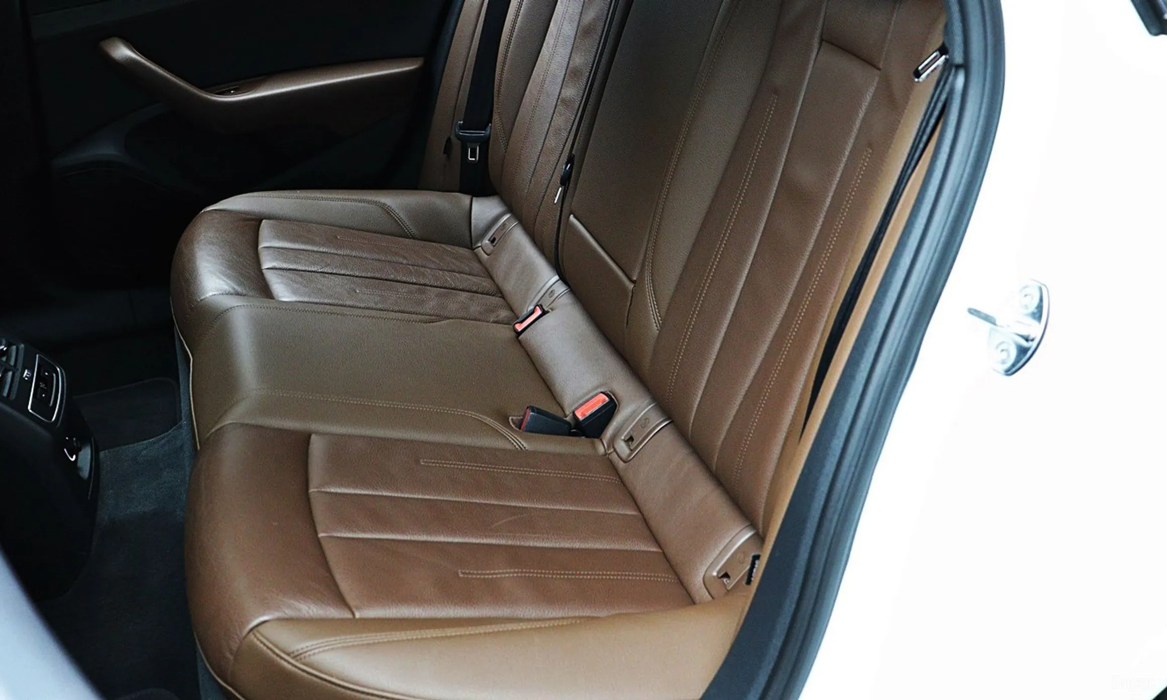 Audi A4 (B9) превью 11