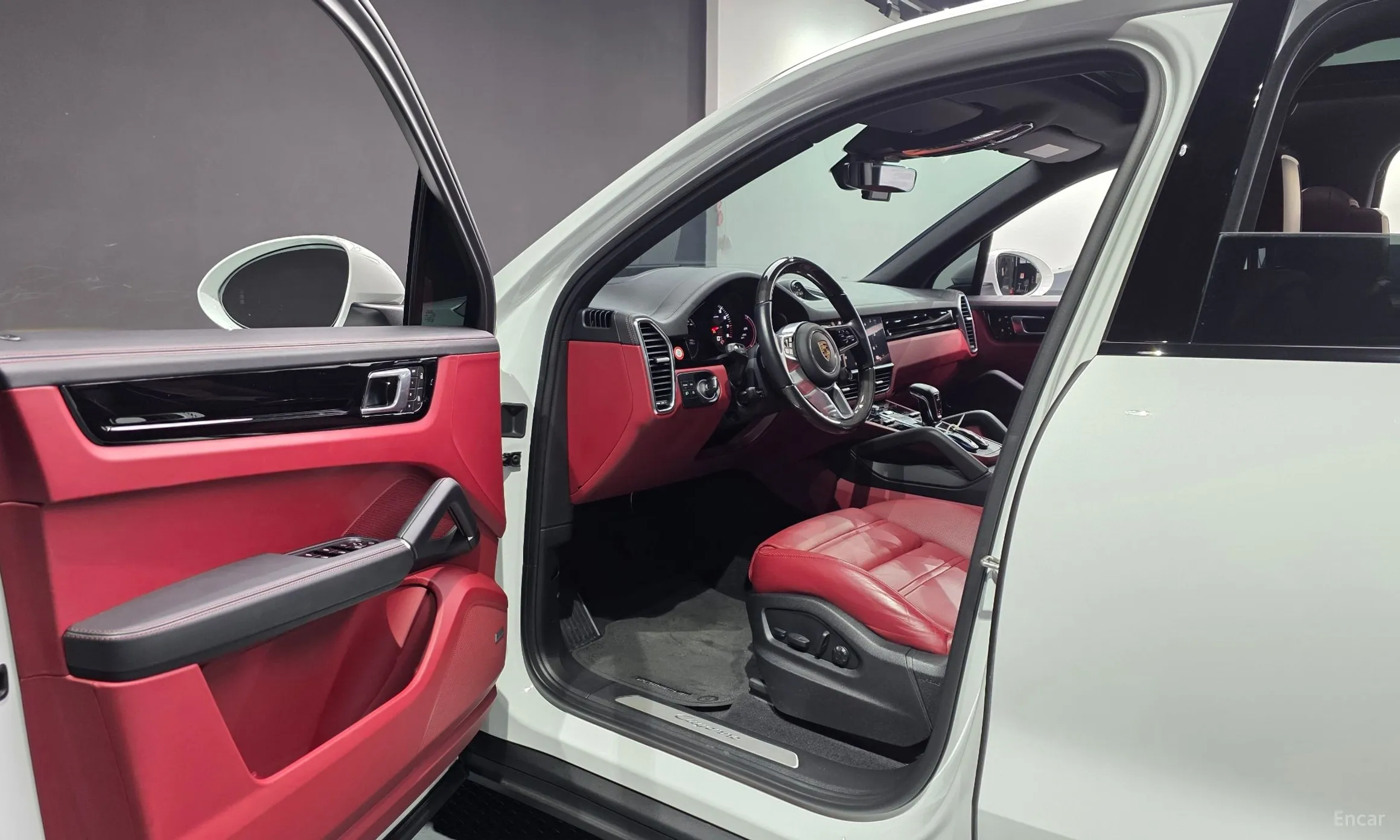 Porsche Cayenne (PO536) превью 10