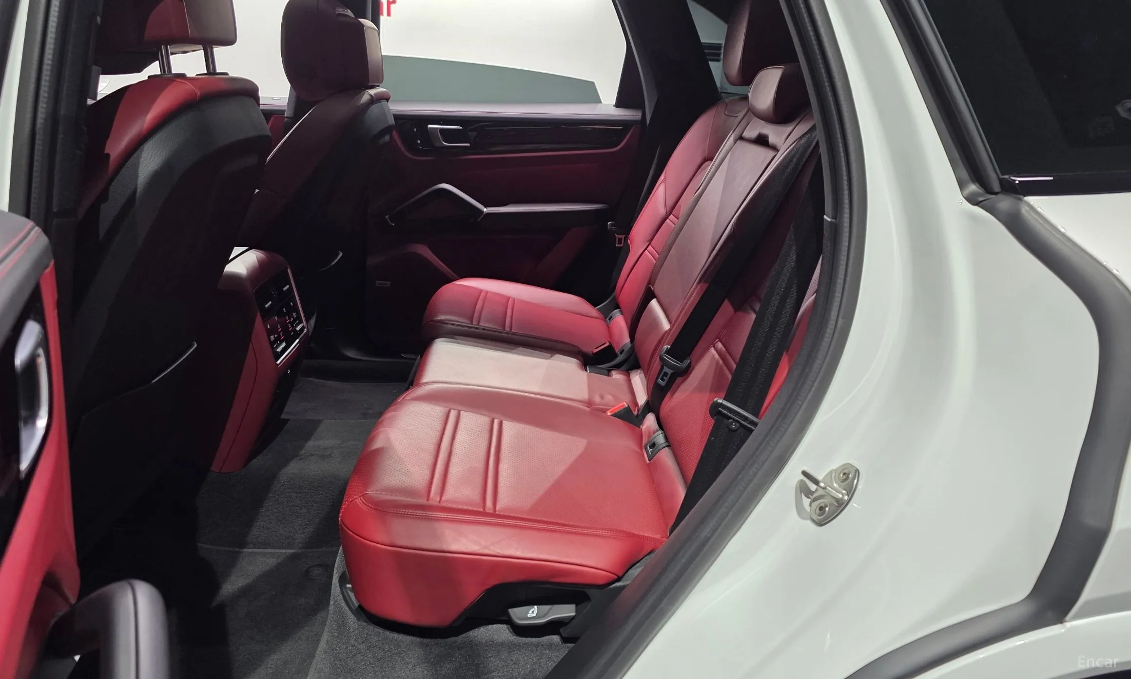 Porsche Cayenne (PO536) превью 11