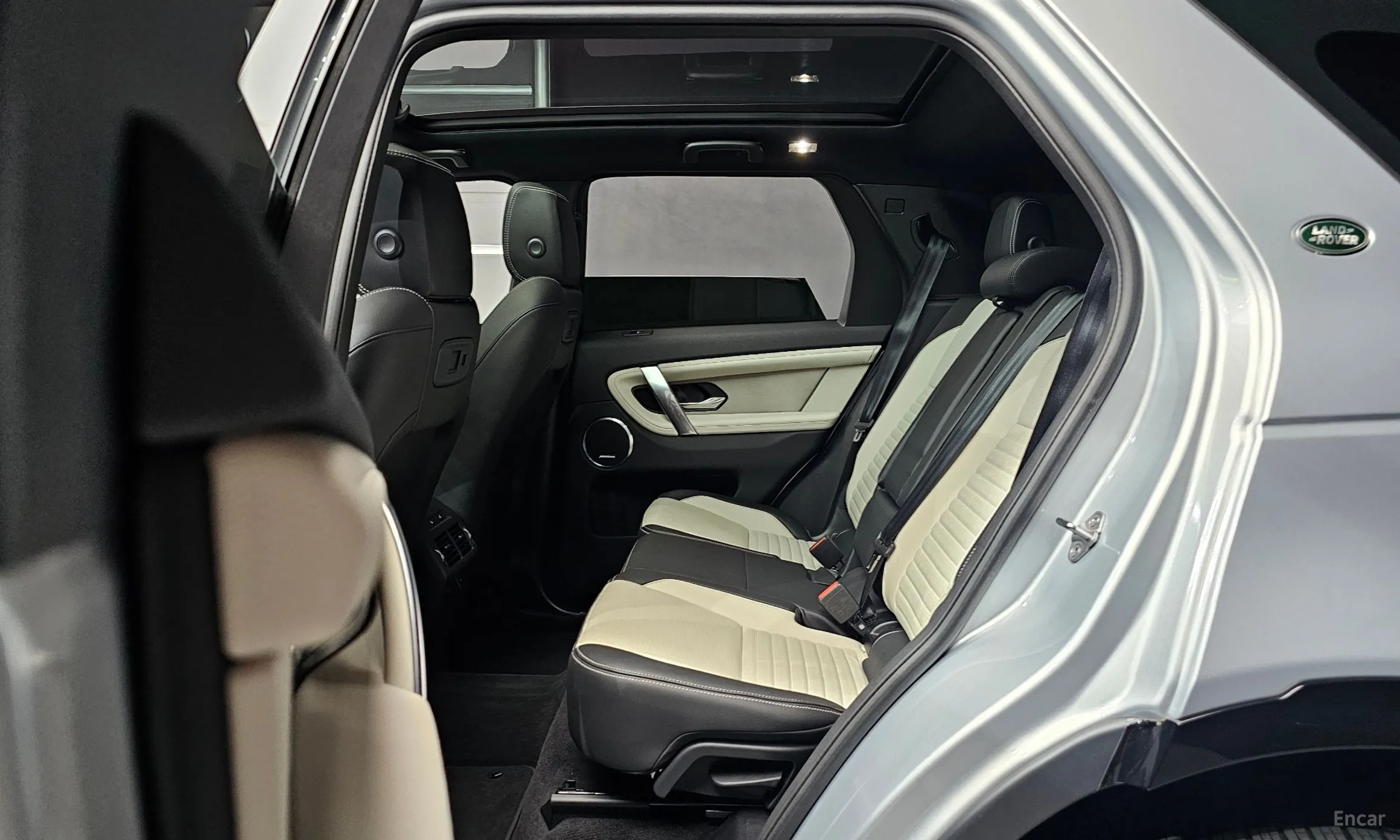 Land Rover Discovery Sports превью 12