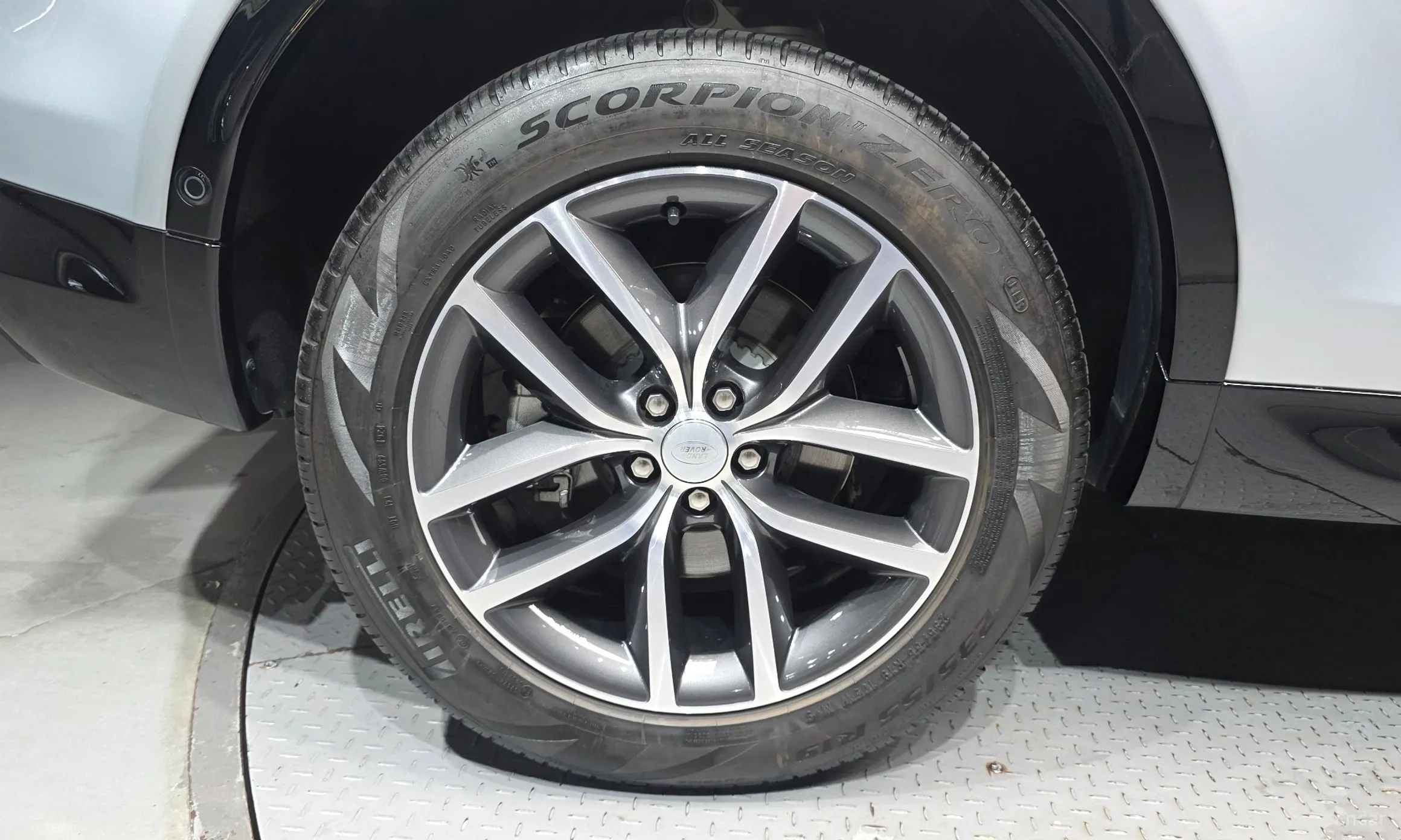 Land Rover Discovery Sports превью 5