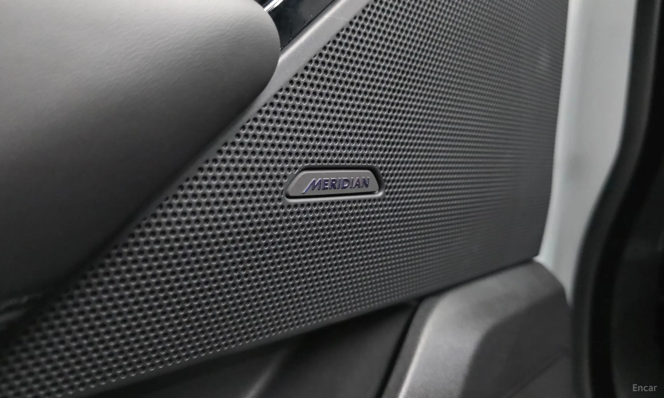 Land Rover Range Rover Bella превью 17