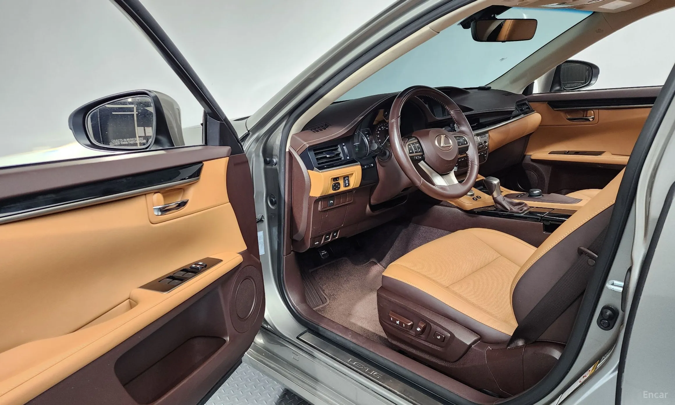 Lexus New ES300h превью 10