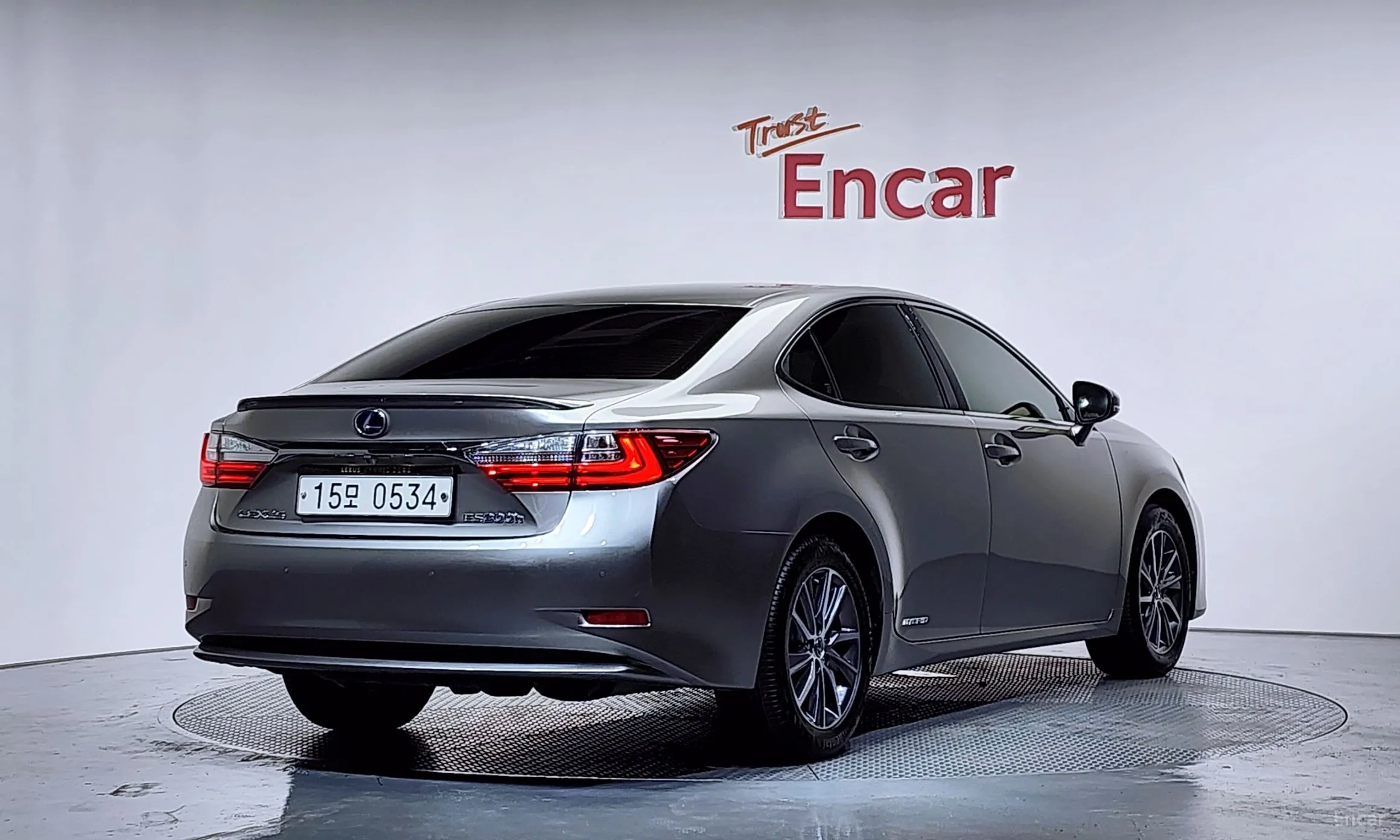 Lexus New ES300h