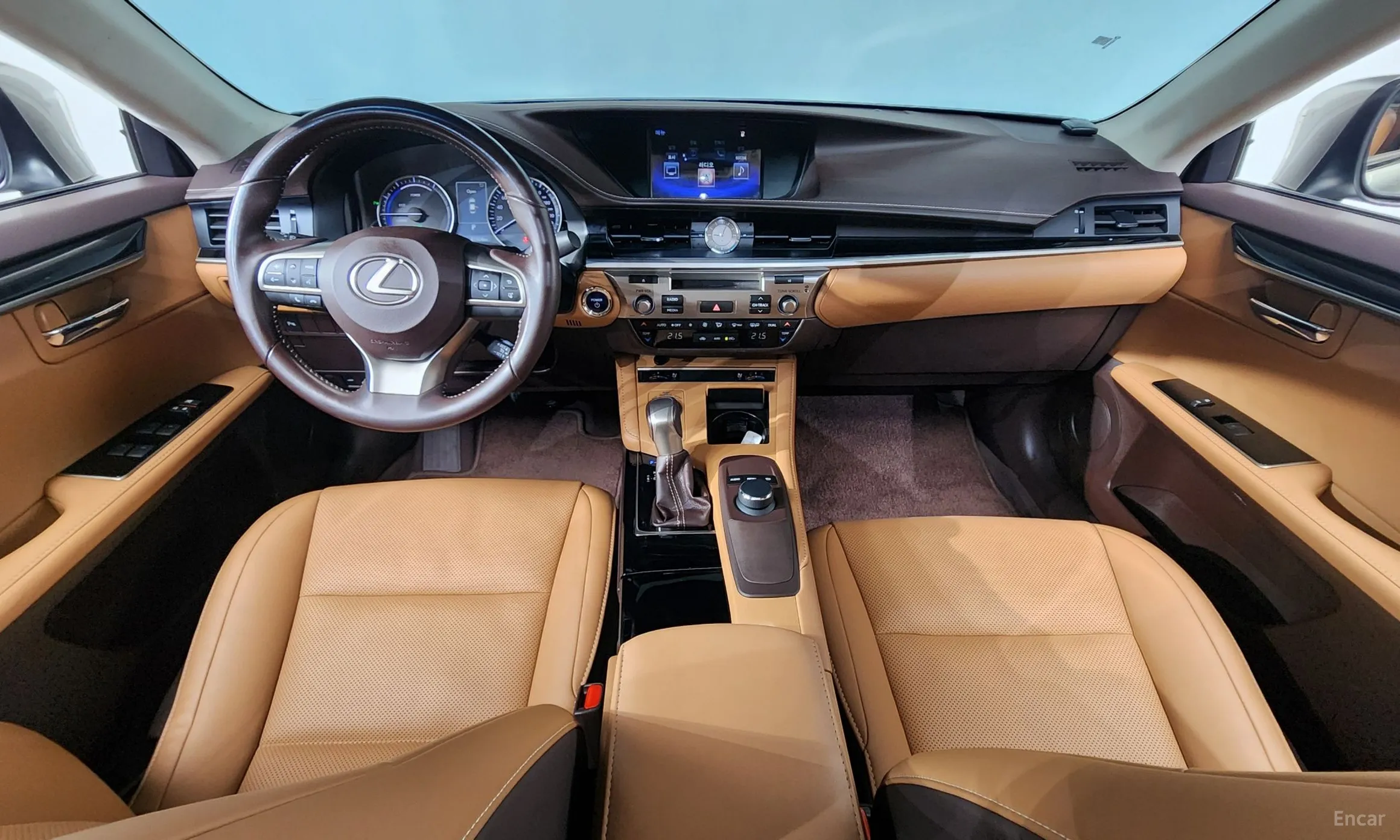 Lexus New ES300h превью 7