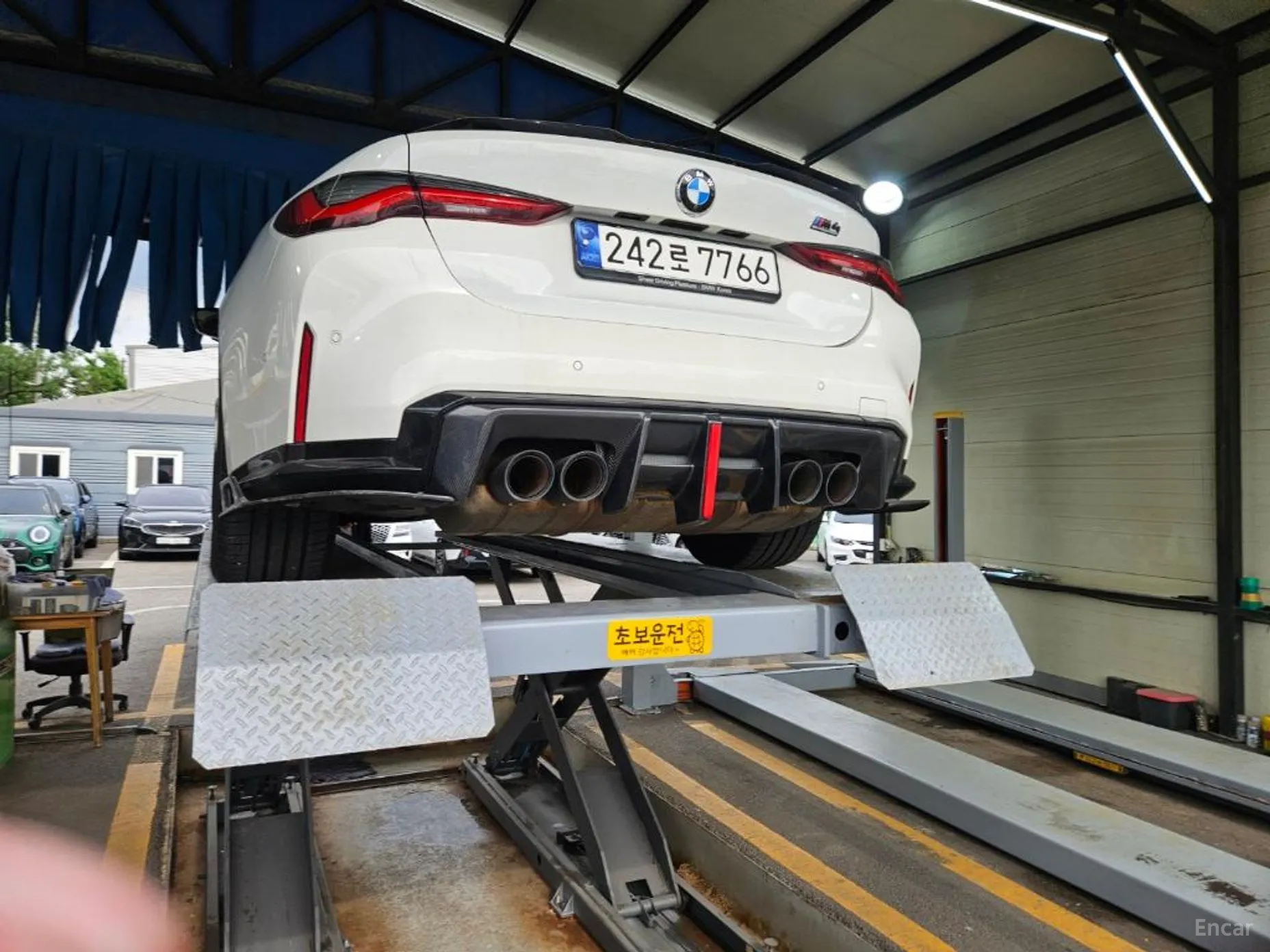 BMW M4 (G82)