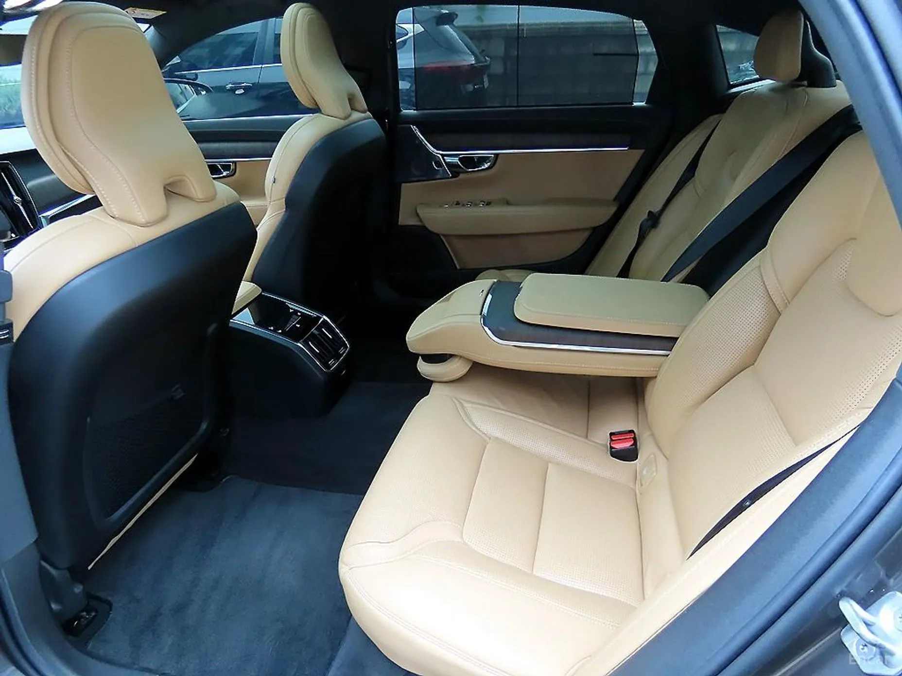 Volvo S90 превью 6