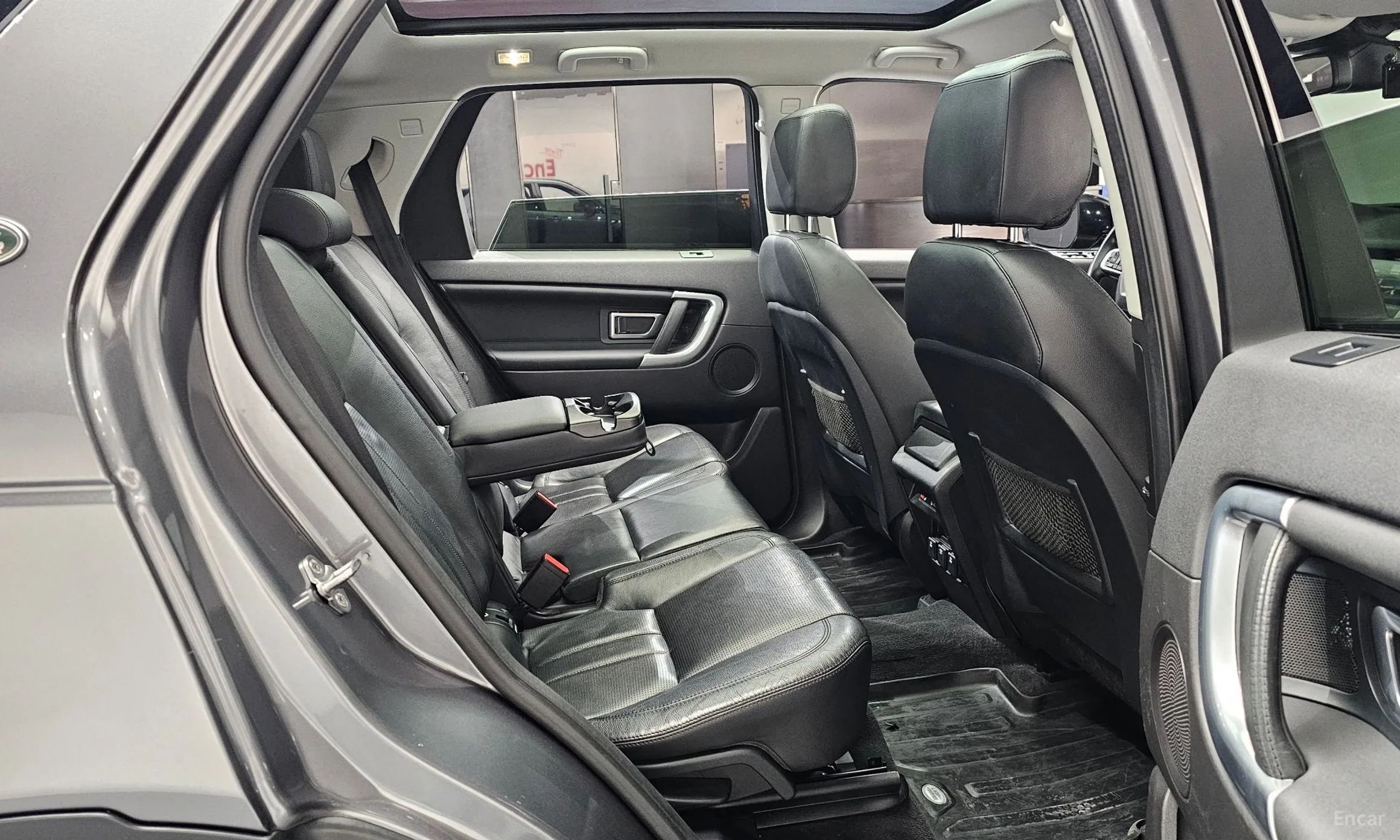 Land Rover Discovery Sports превью 11