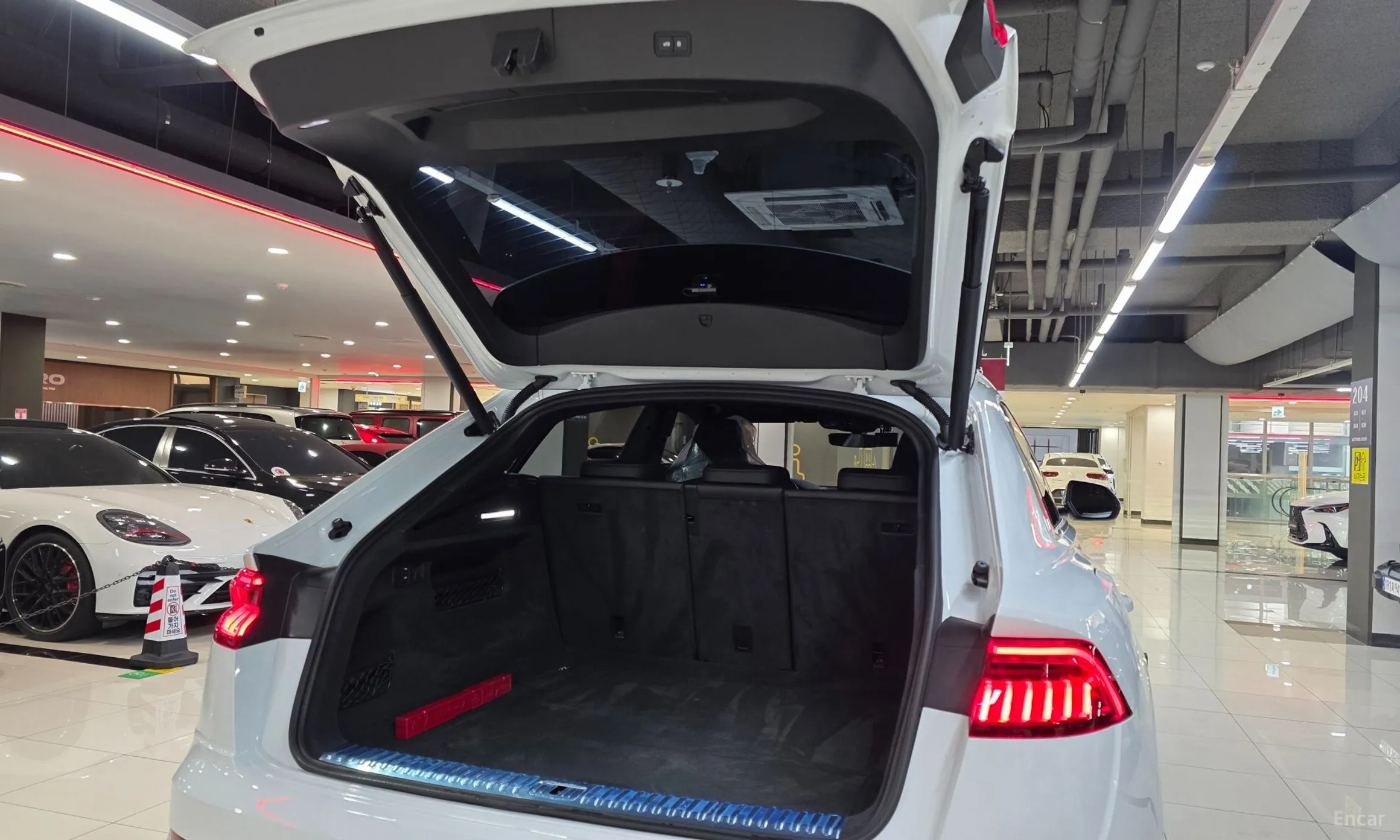 Audi Q8 (4M) превью 9