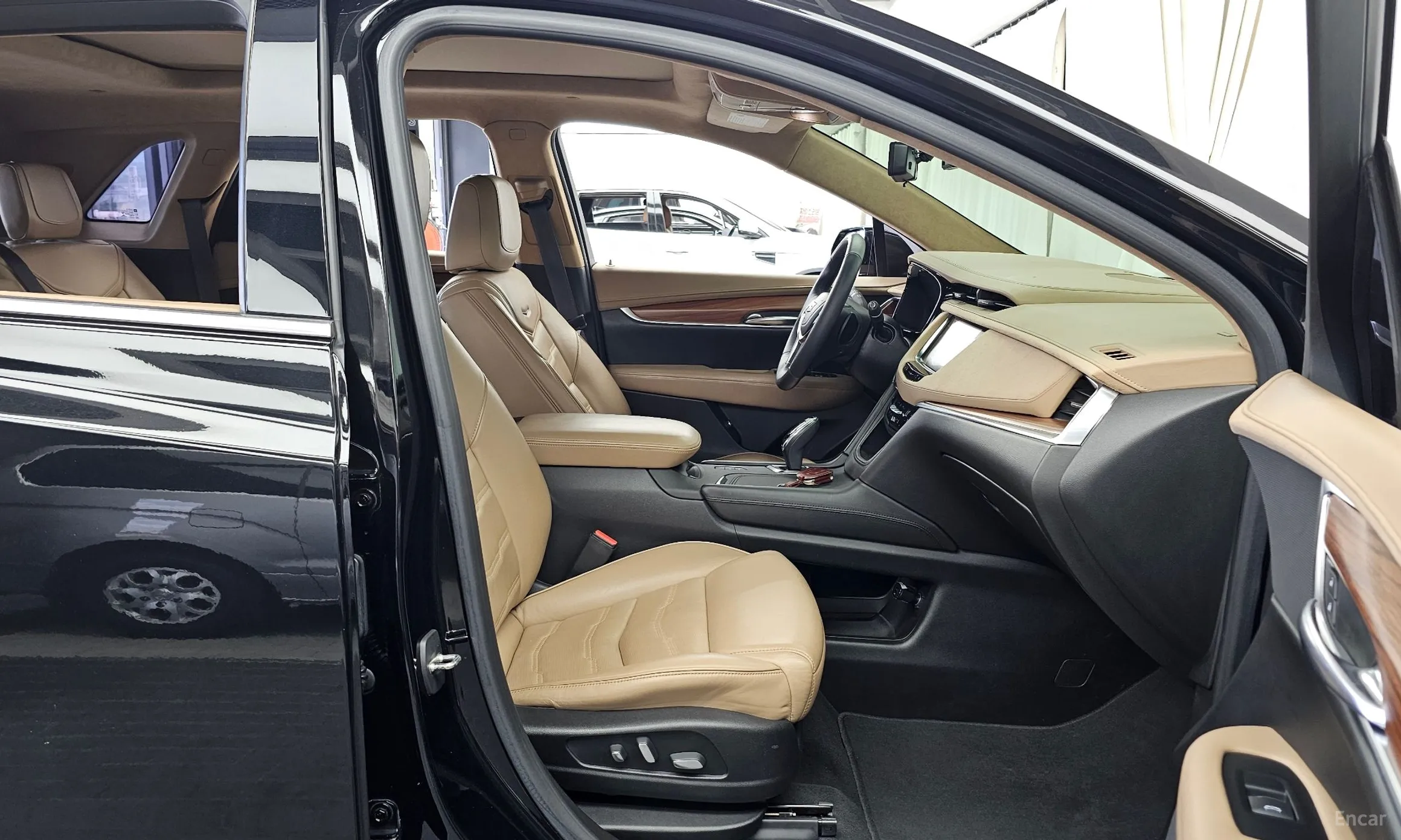 Cadillac XT5 превью 11
