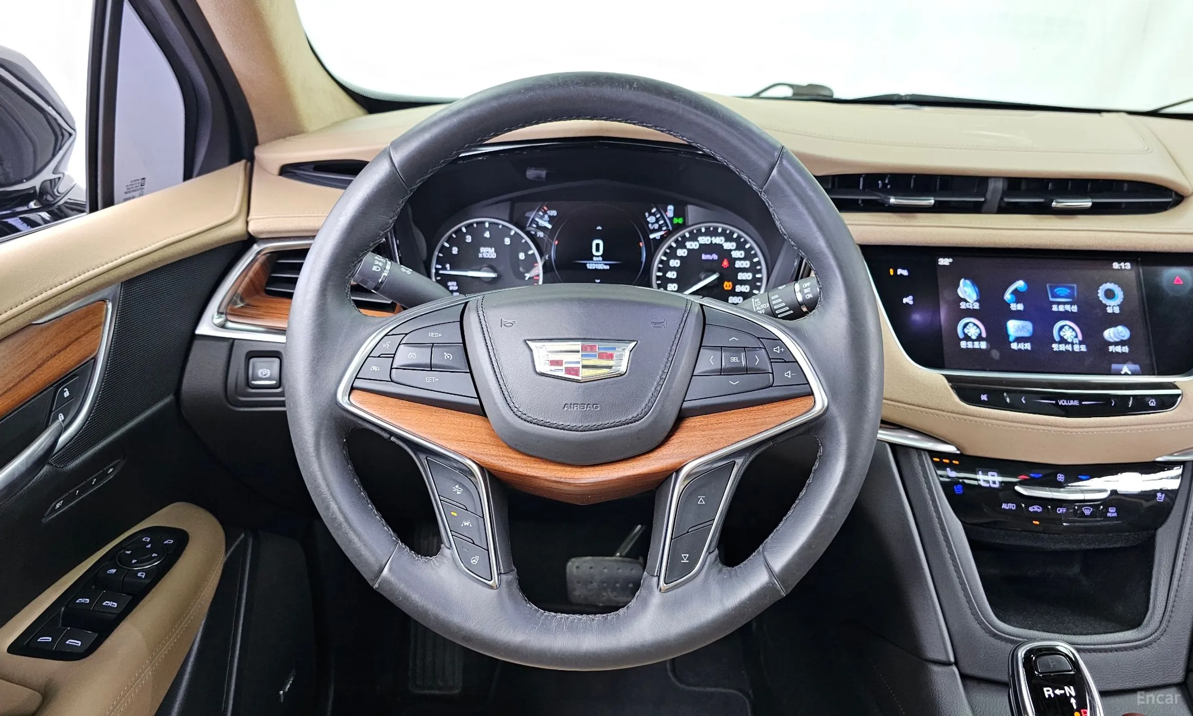 Cadillac XT5 превью 13