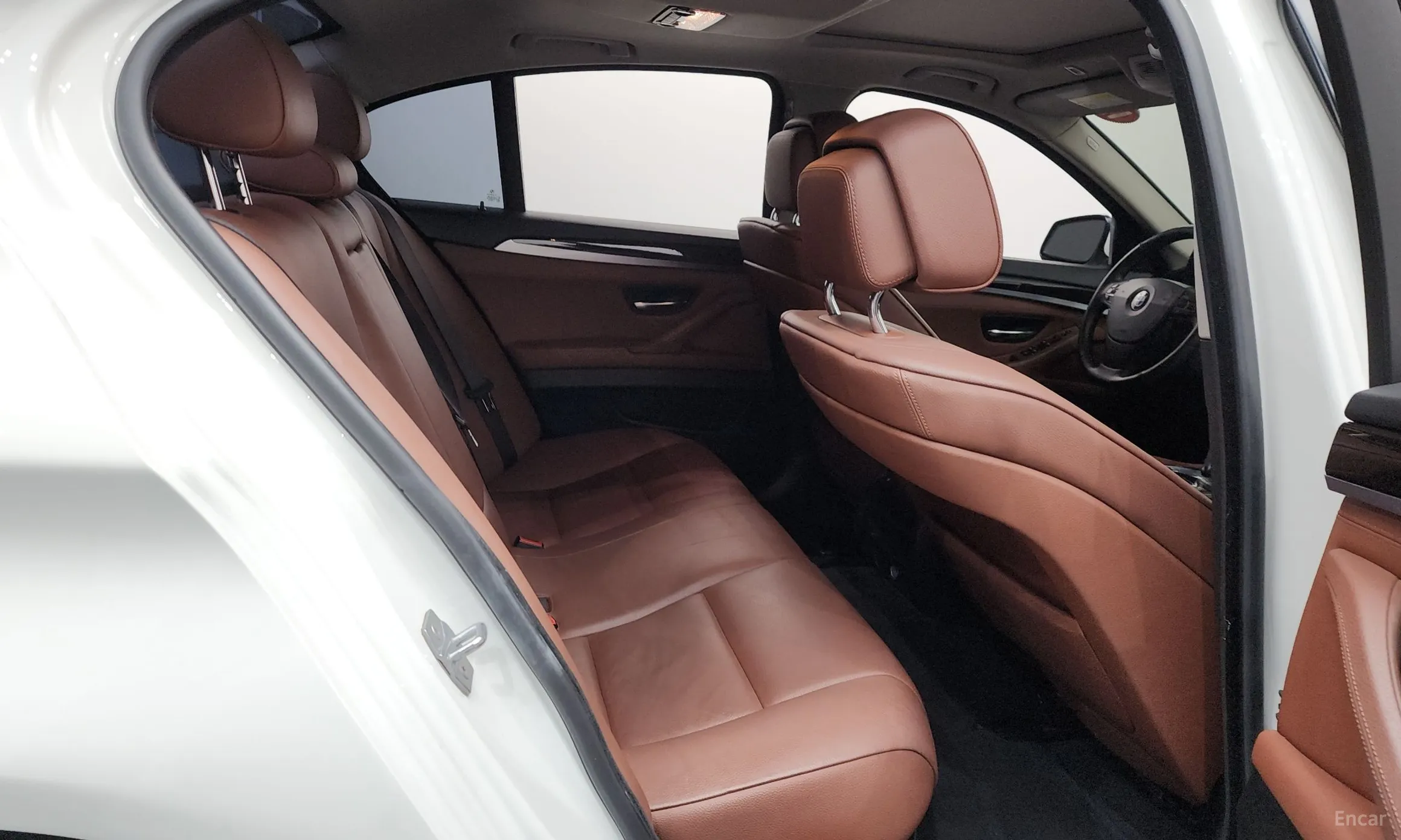 BMW 5 Series (F10) превью 11