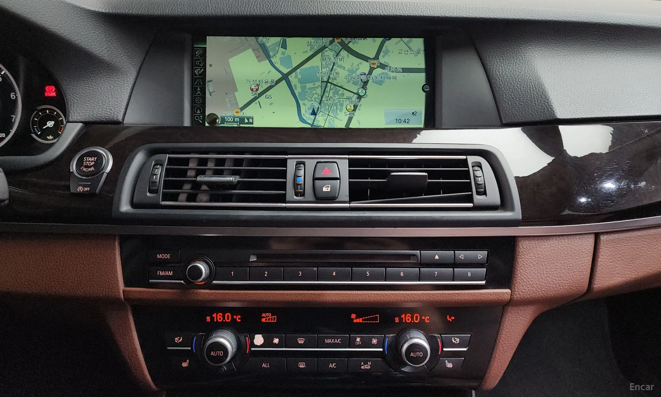 BMW 5 Series (F10) превью 12