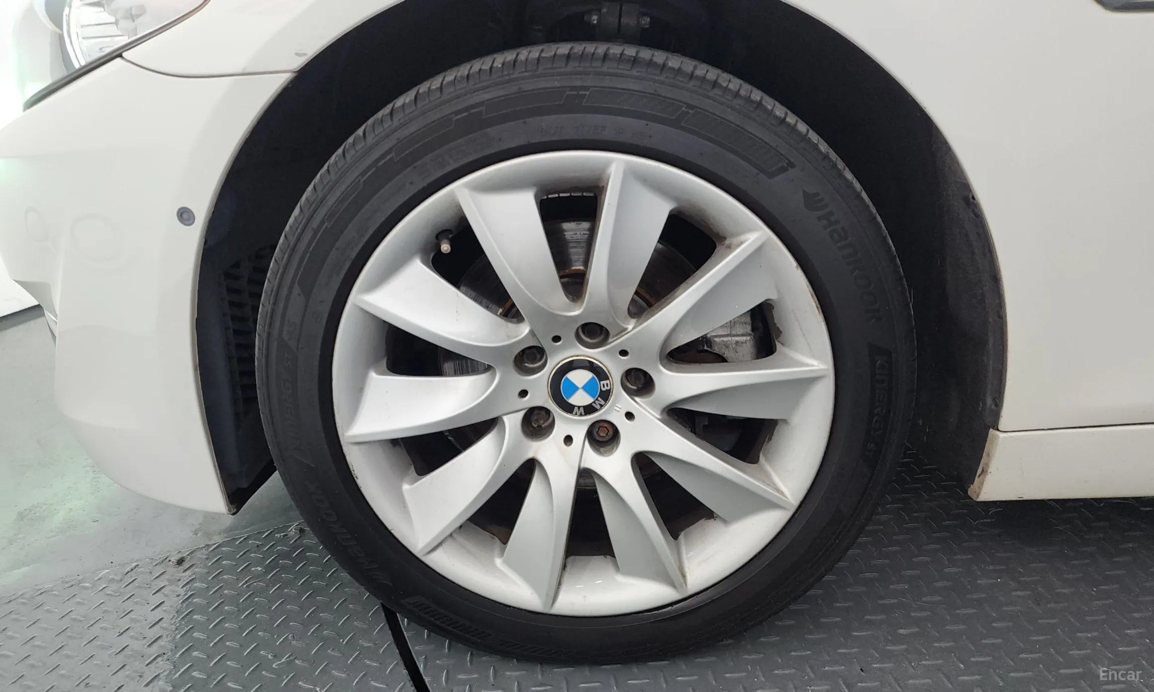 BMW 5 Series (F10) превью 5