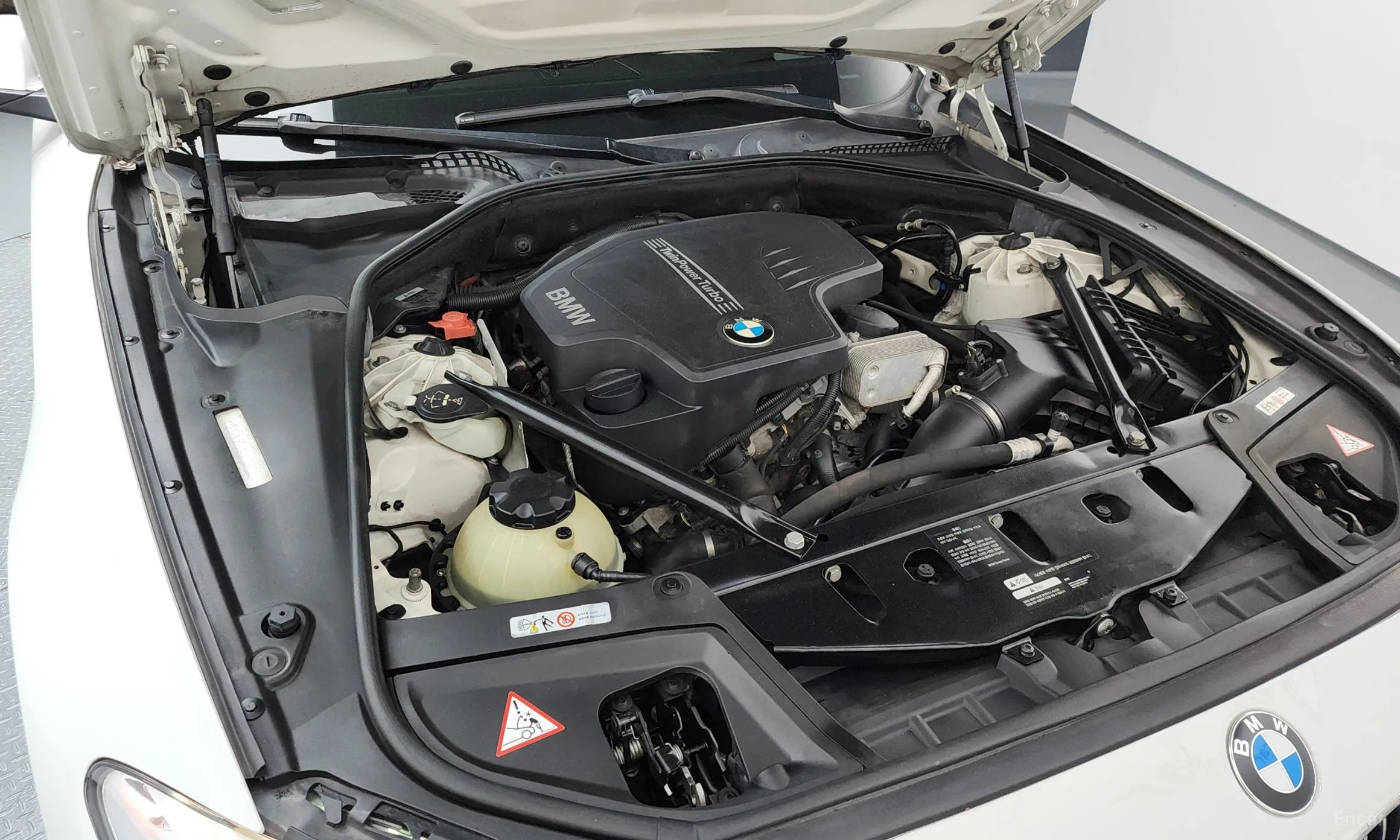 BMW 5 Series (F10) превью 6