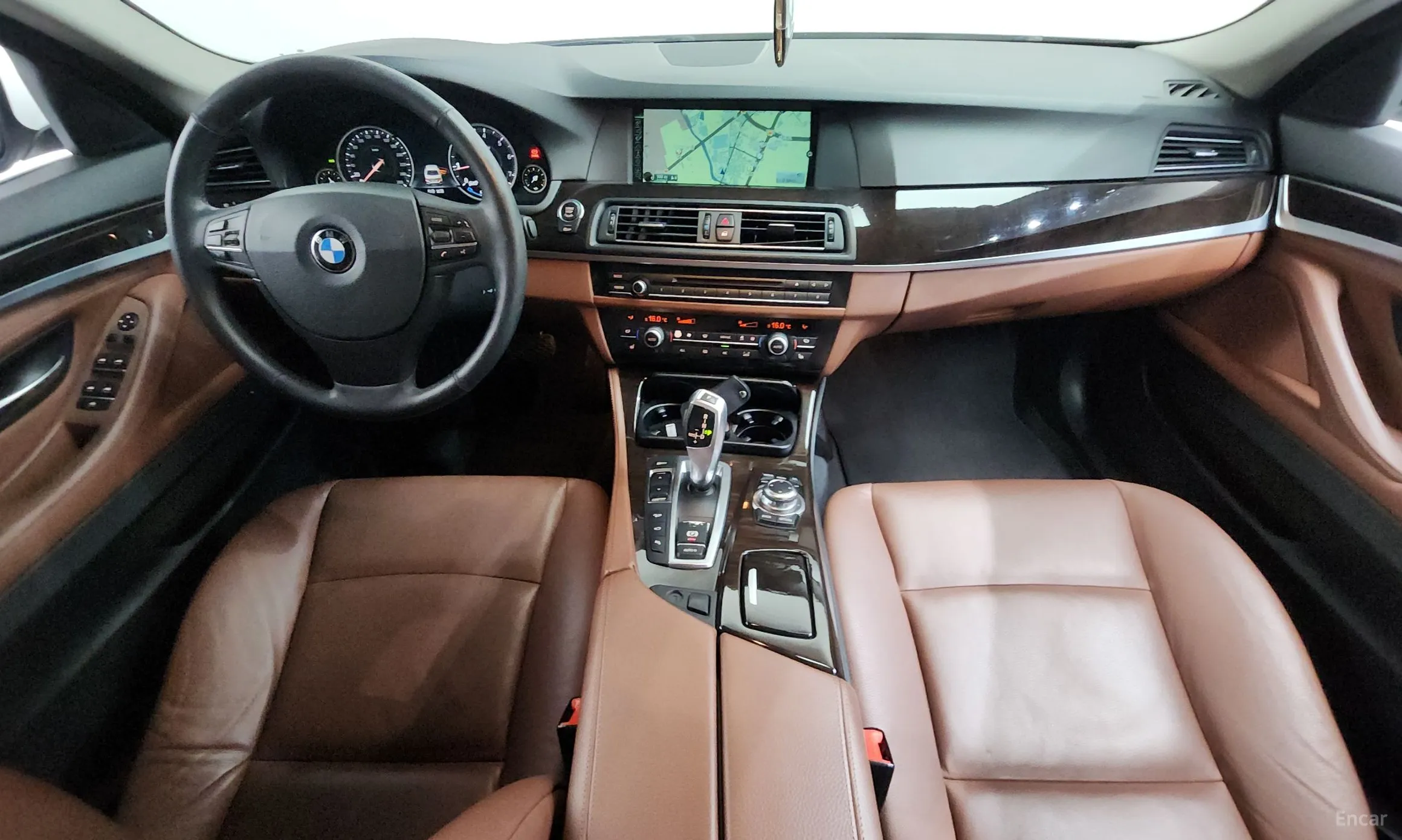 BMW 5 Series (F10) превью 7