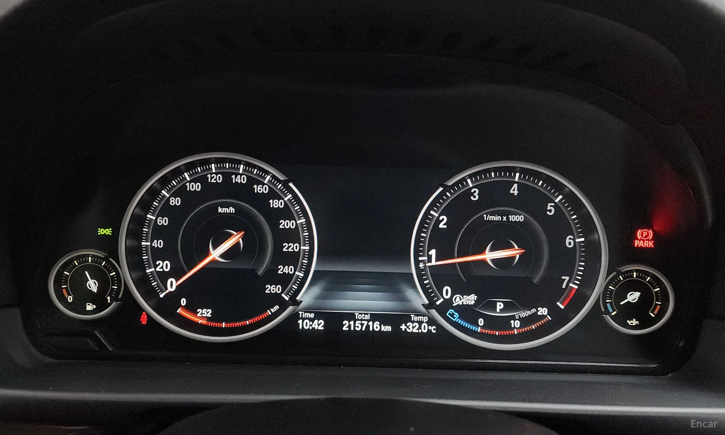 BMW 5 Series (F10) превью 8