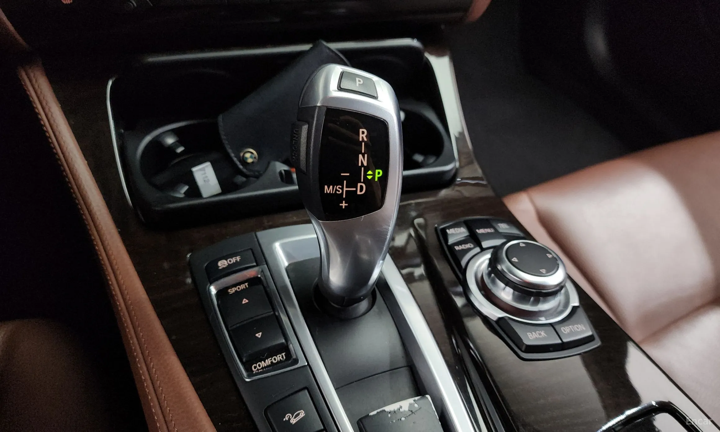 BMW 5 Series (F10) превью 9