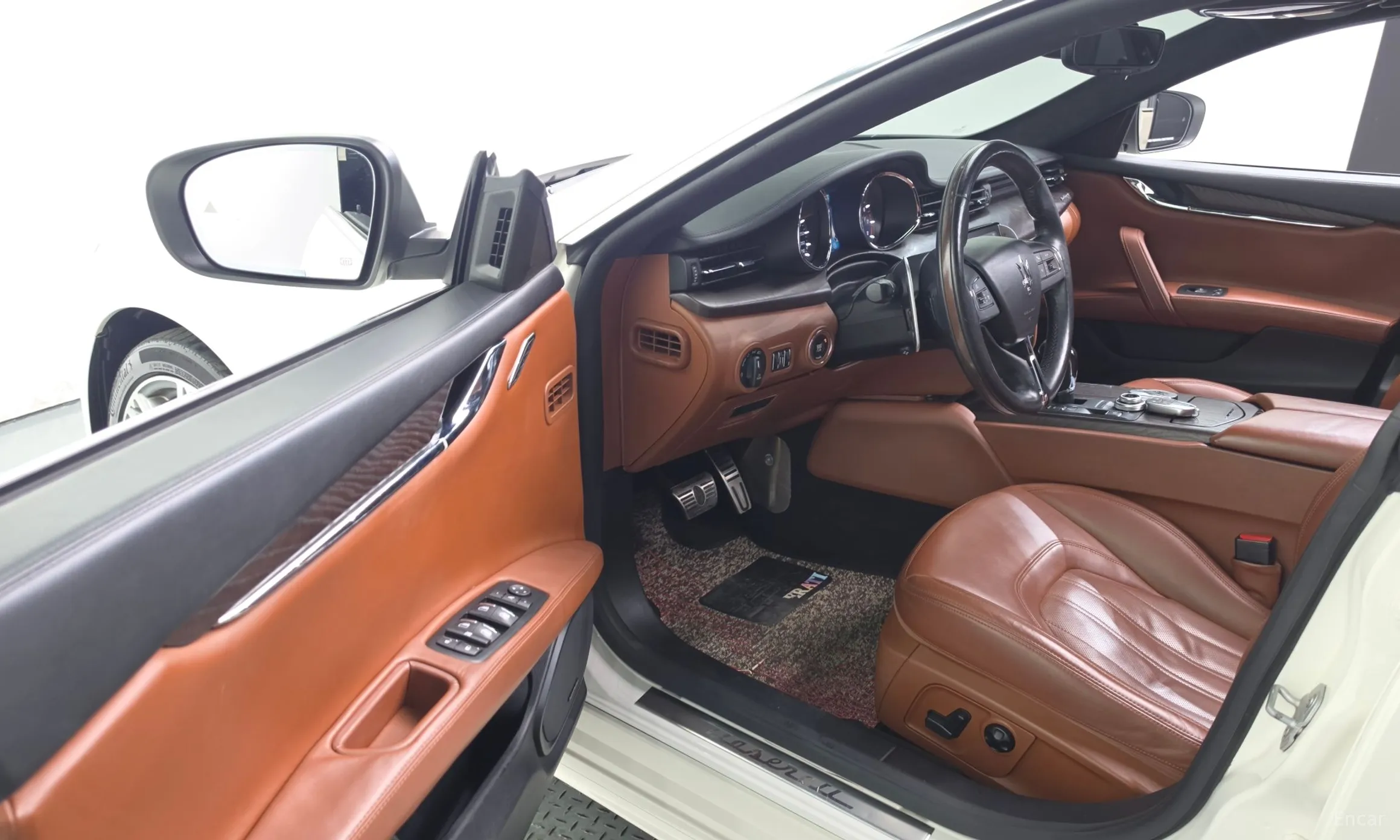 Maserati Quattroporte превью 10