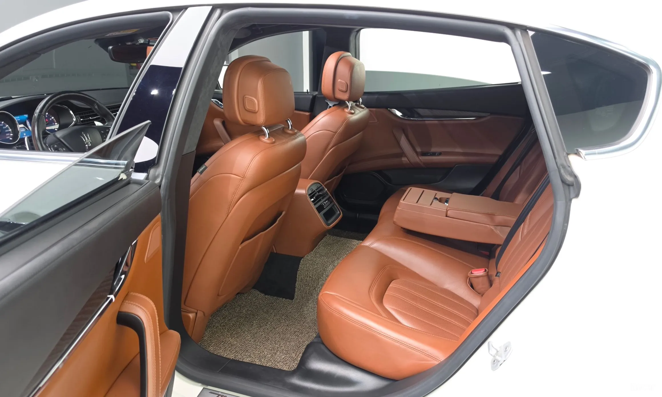 Maserati Quattroporte превью 11