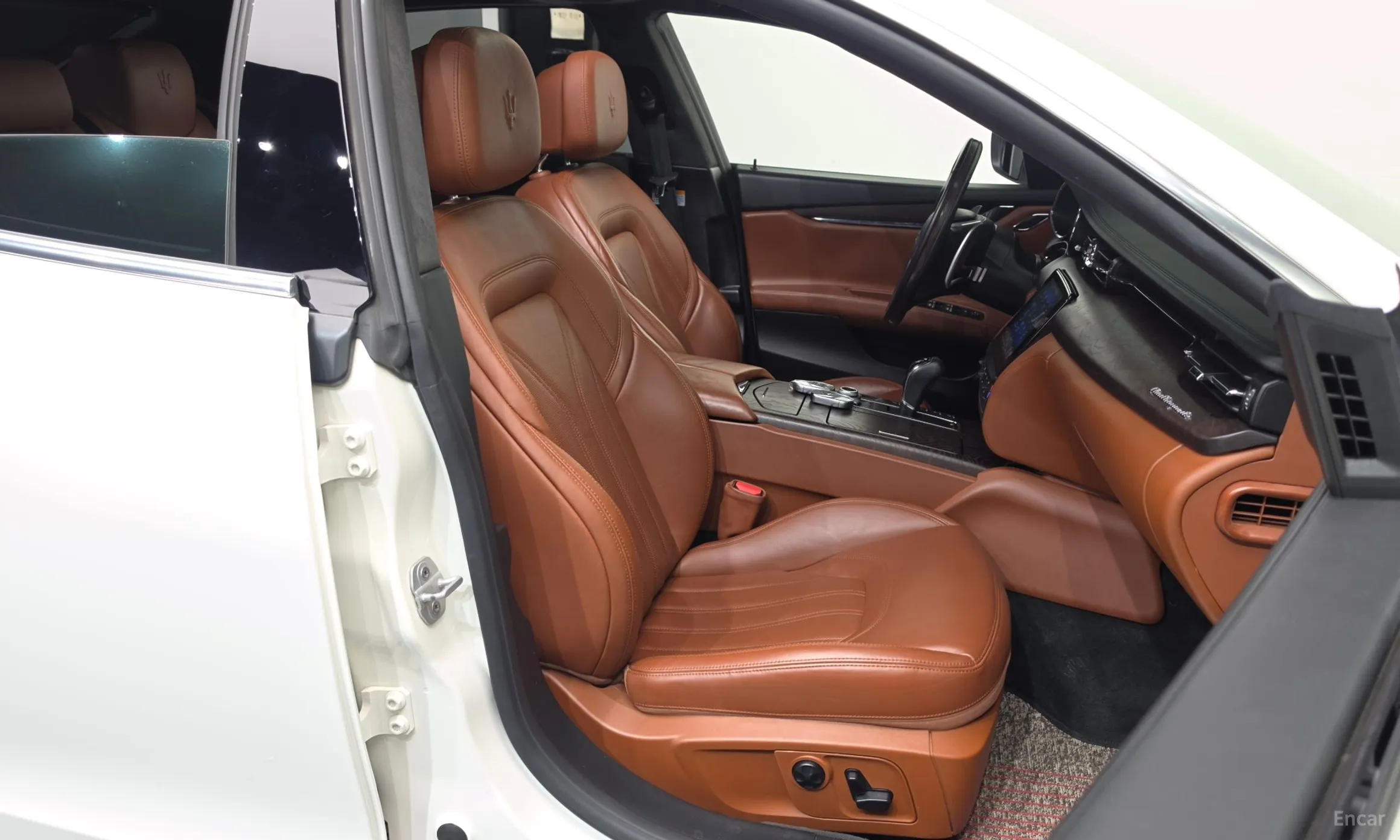 Maserati Quattroporte превью 12