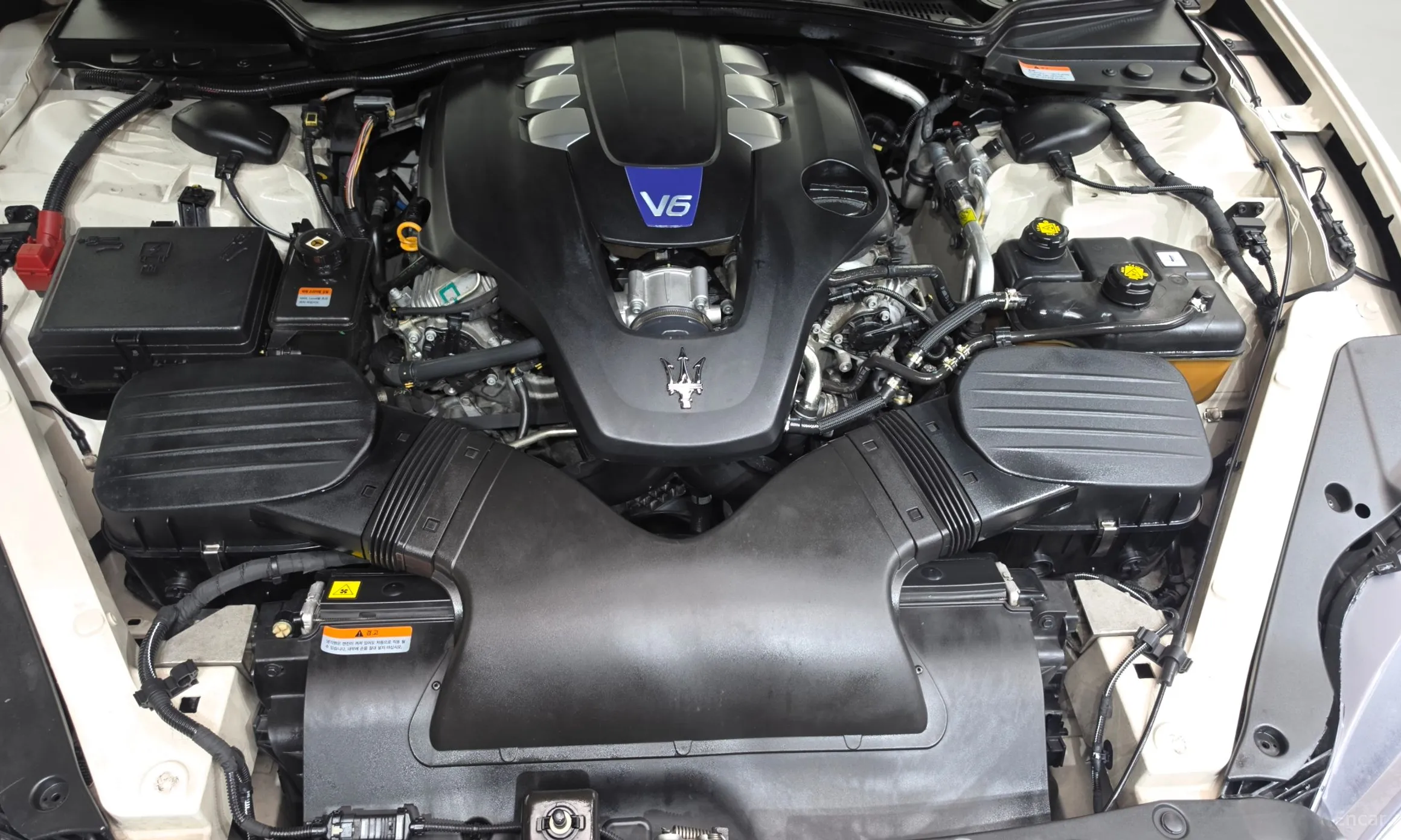 Maserati Quattroporte превью 6