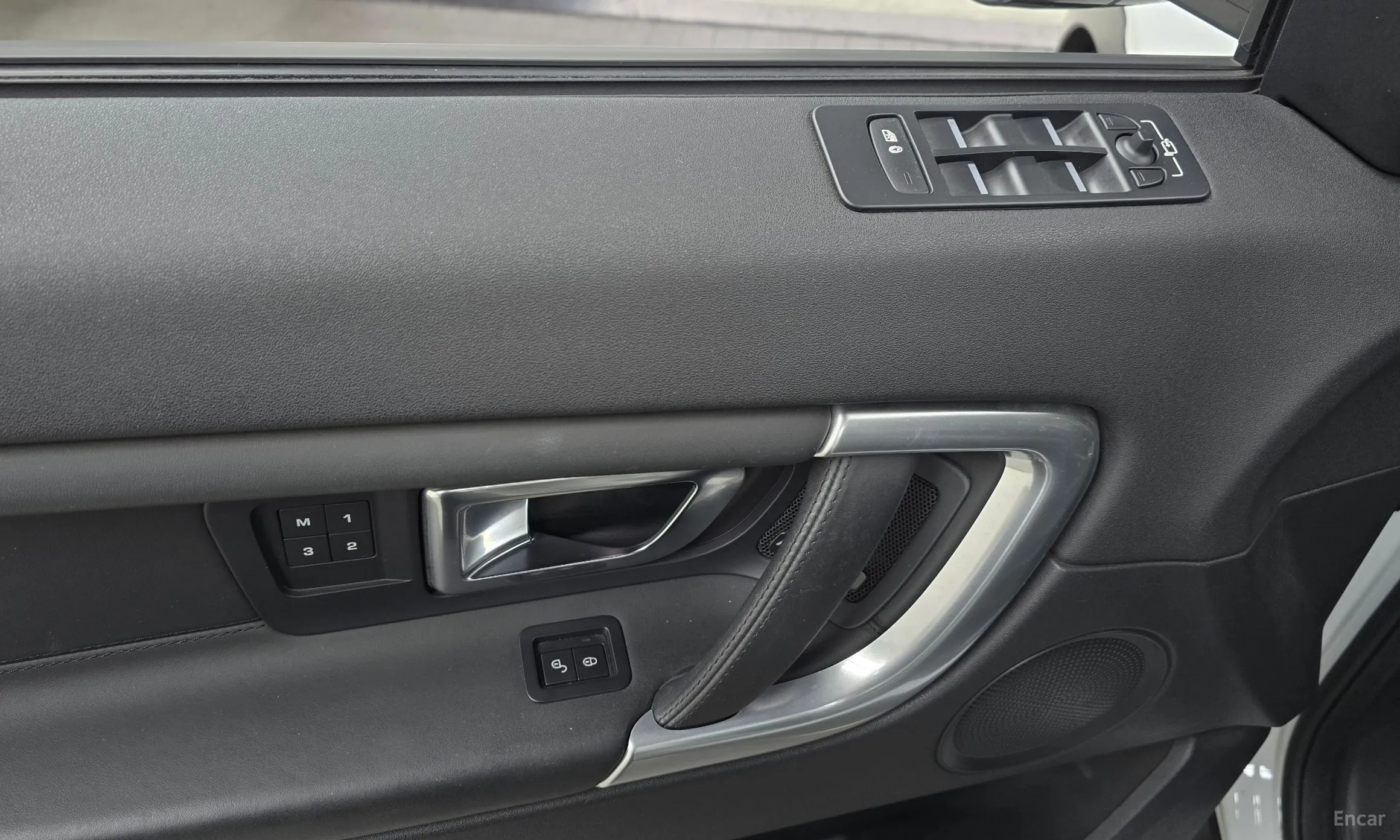 Land Rover Discovery Sports превью 16