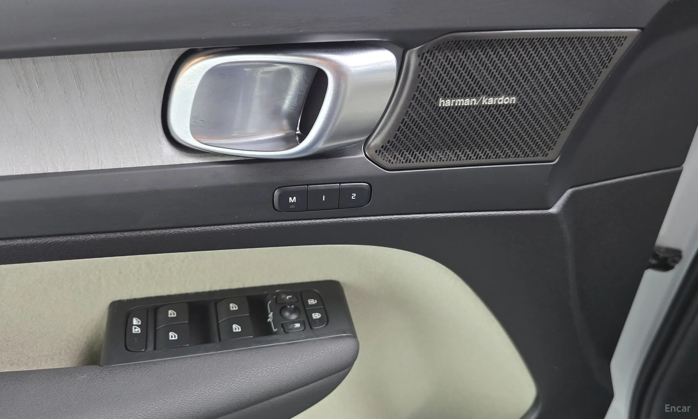 Volvo XC40 превью 14