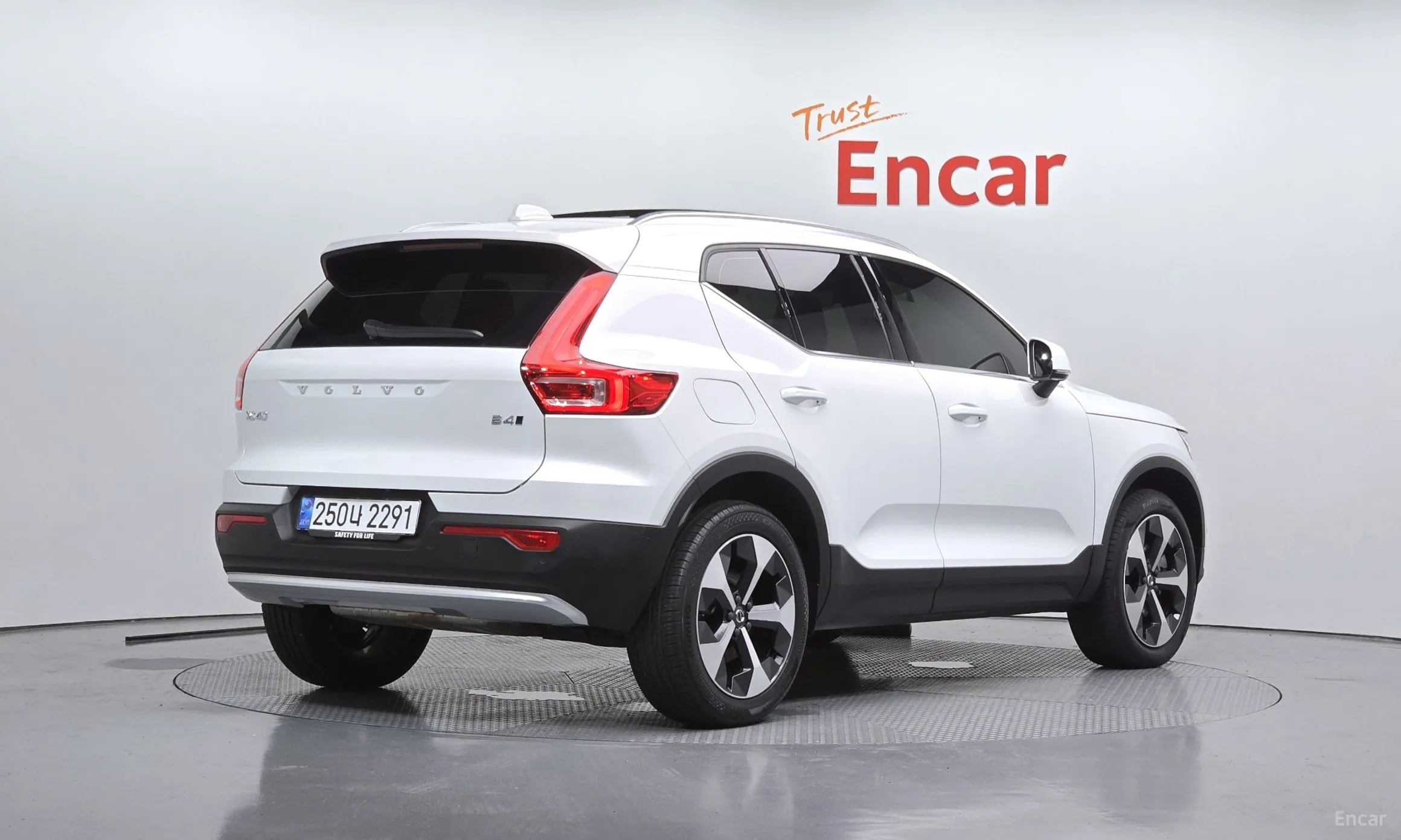 Volvo XC40 превью 2