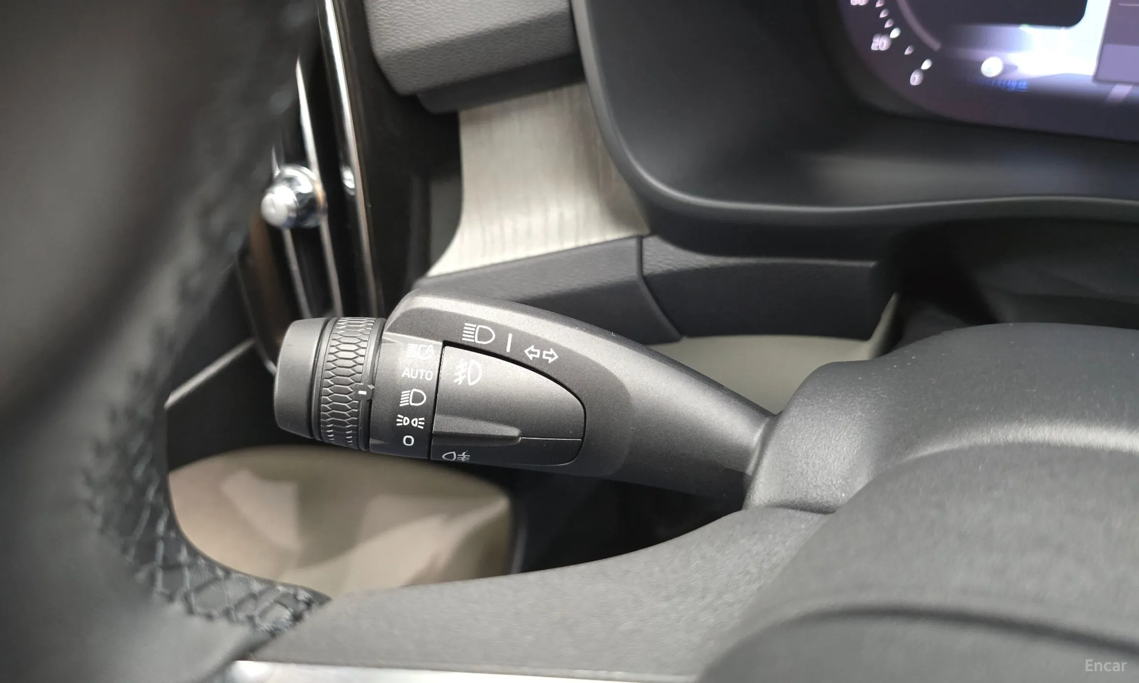 Volvo XC40 превью 16