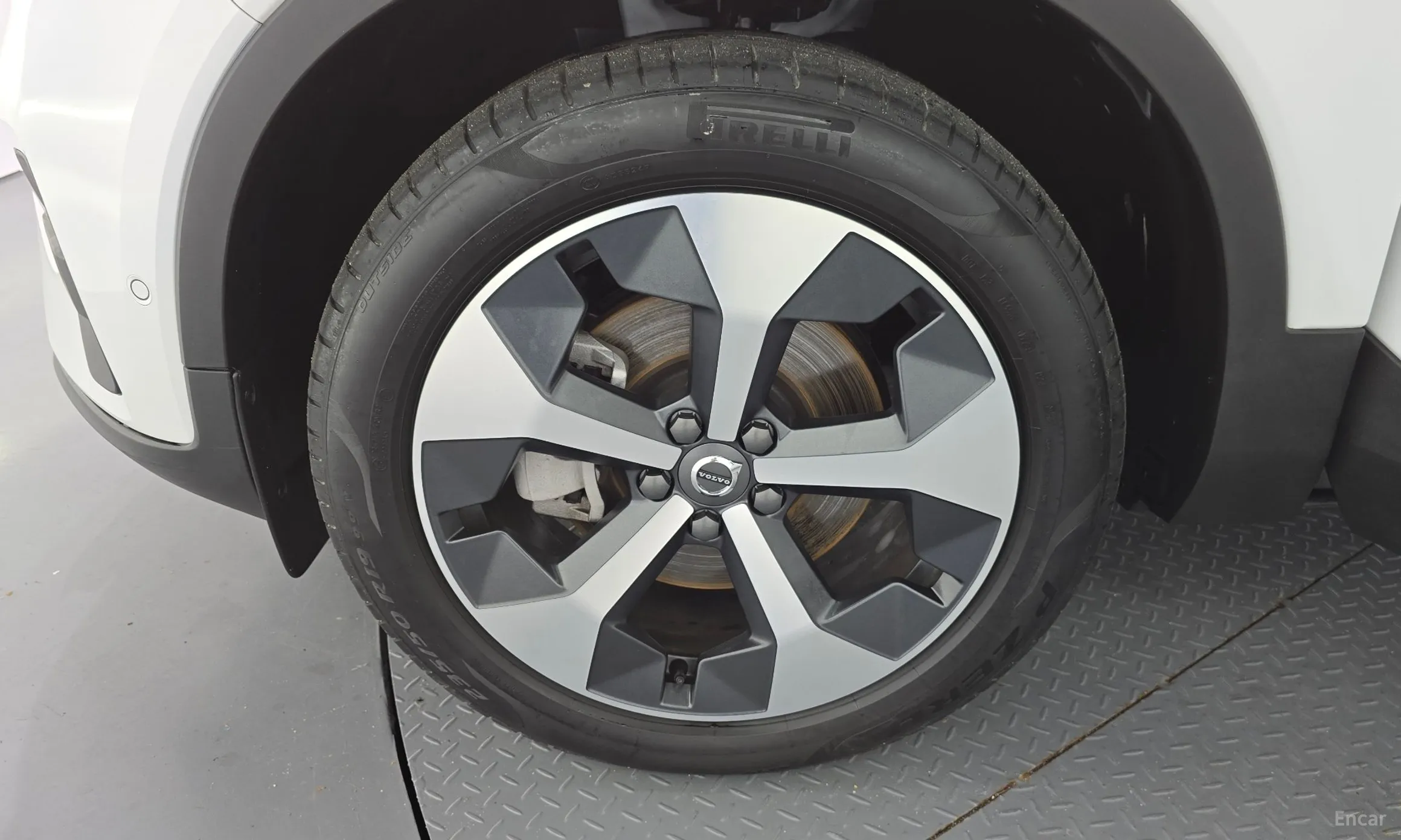 Volvo XC40 превью 5