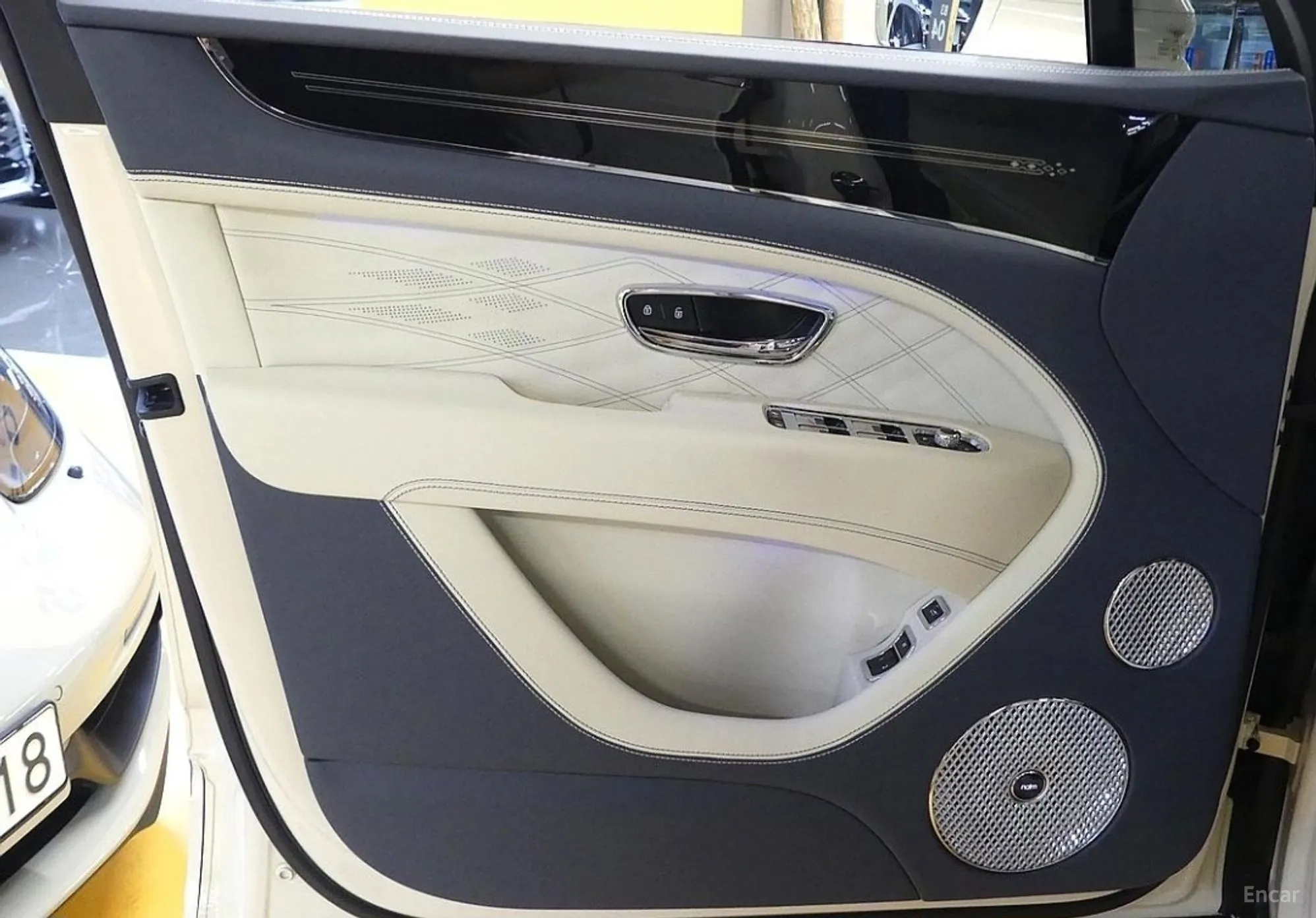 Bentley Bentayga превью 11
