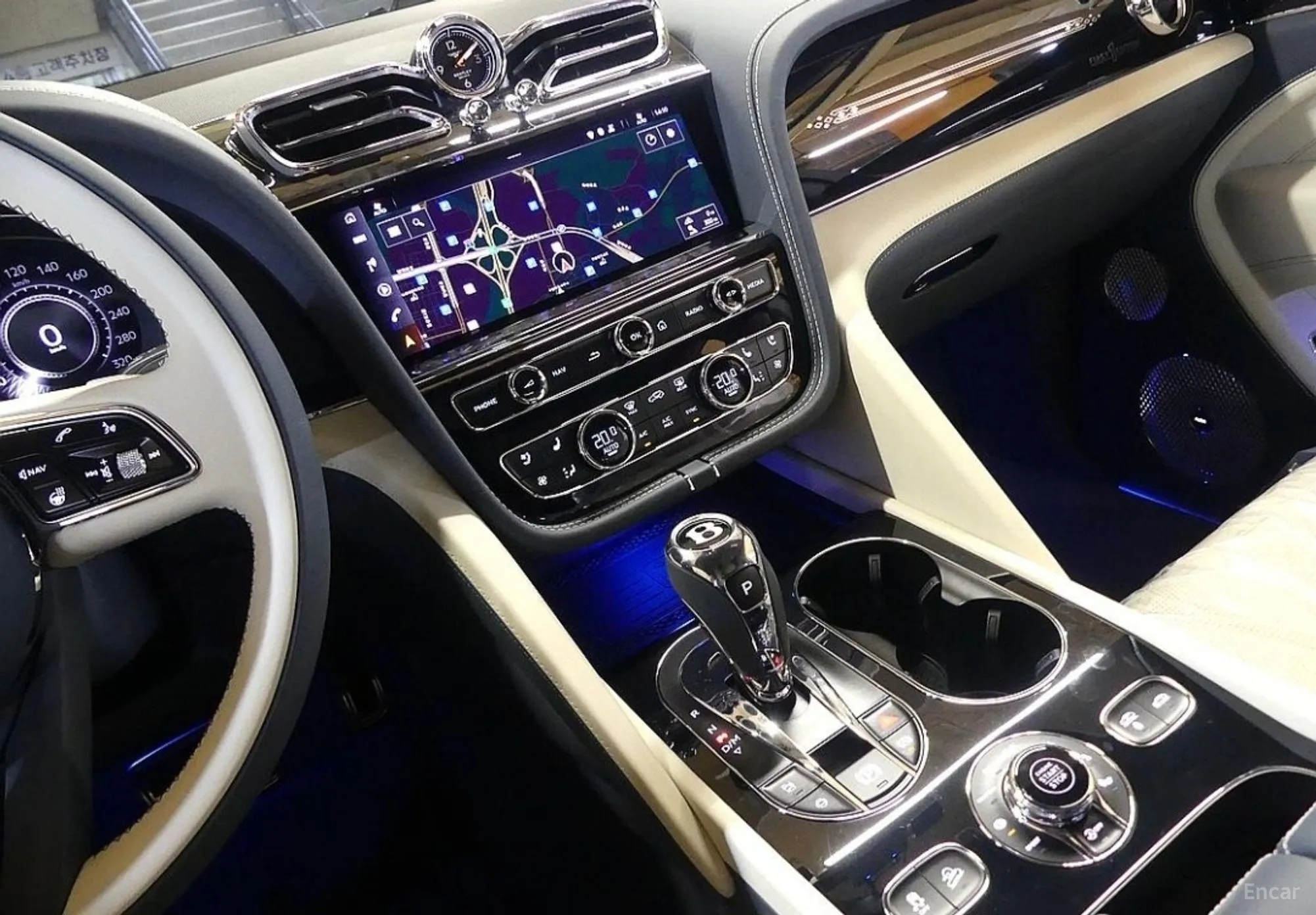 Bentley Bentayga превью 13