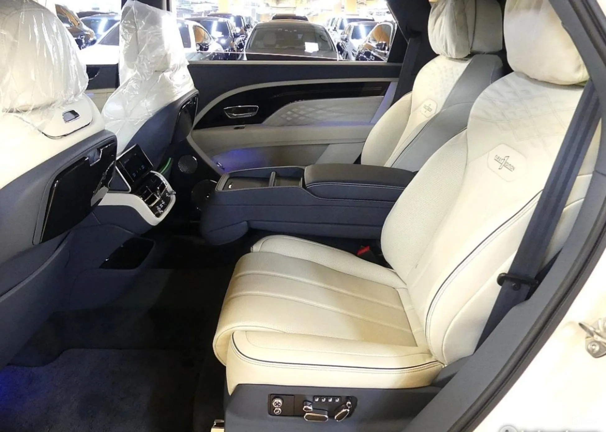 Bentley Bentayga превью 15