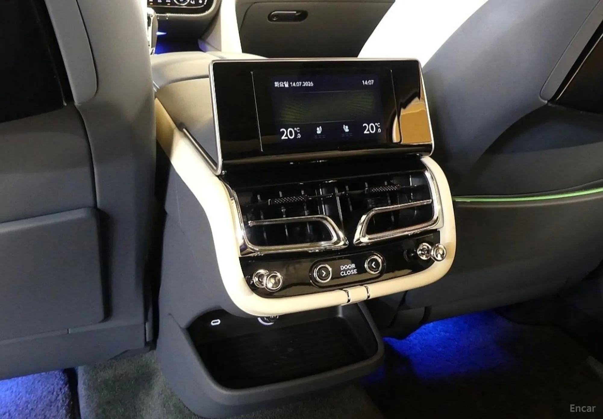 Bentley Bentayga превью 17
