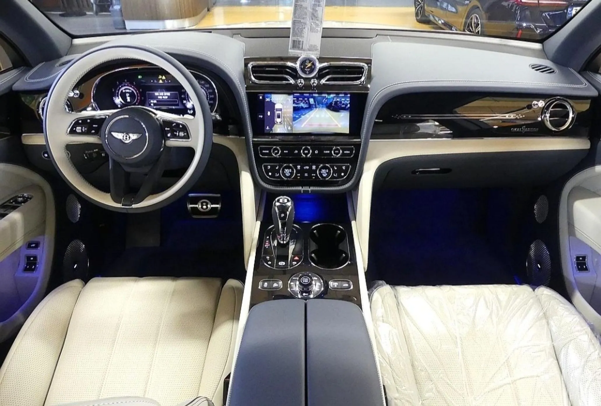Bentley Bentayga превью 4