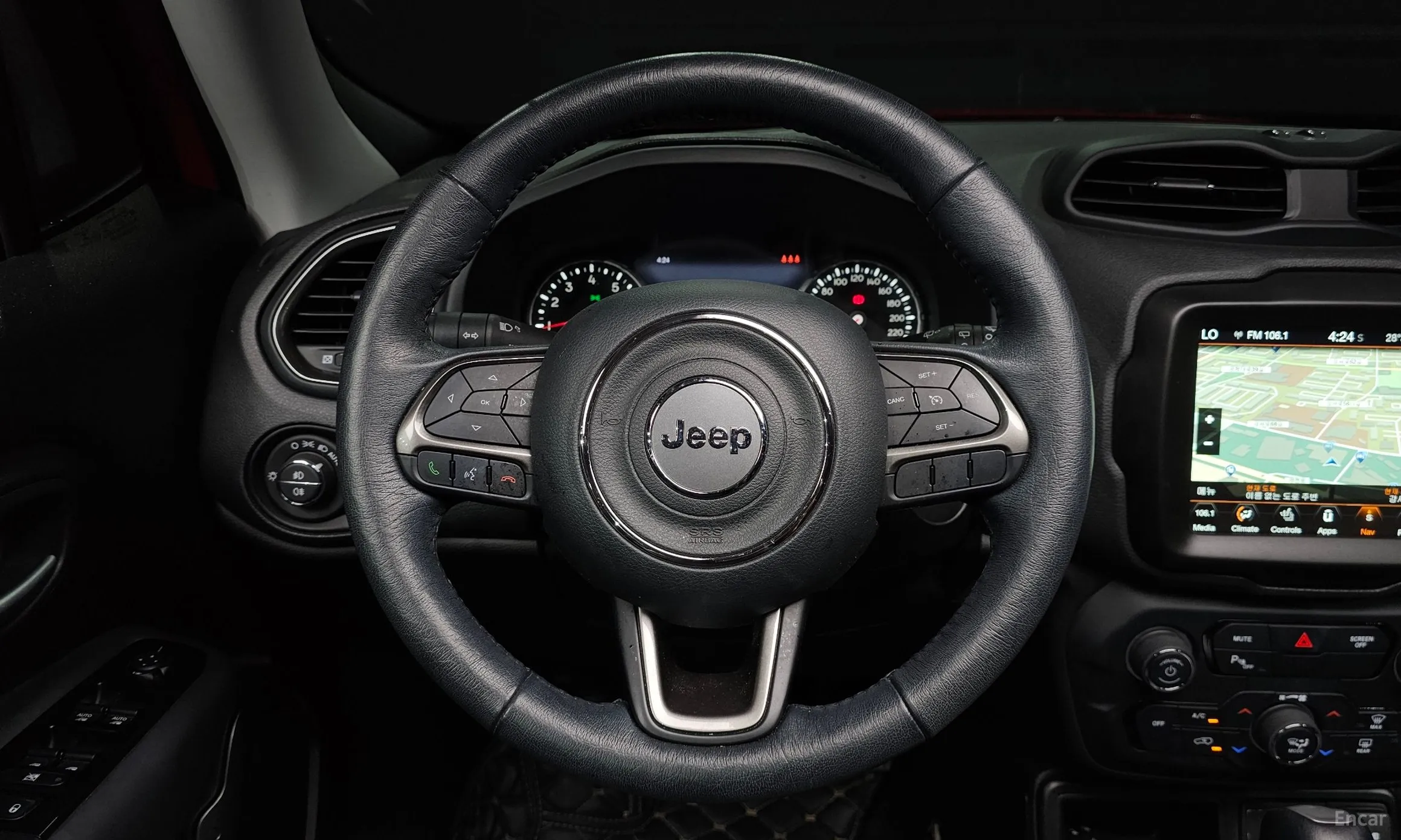 Jeep Renegade превью 13