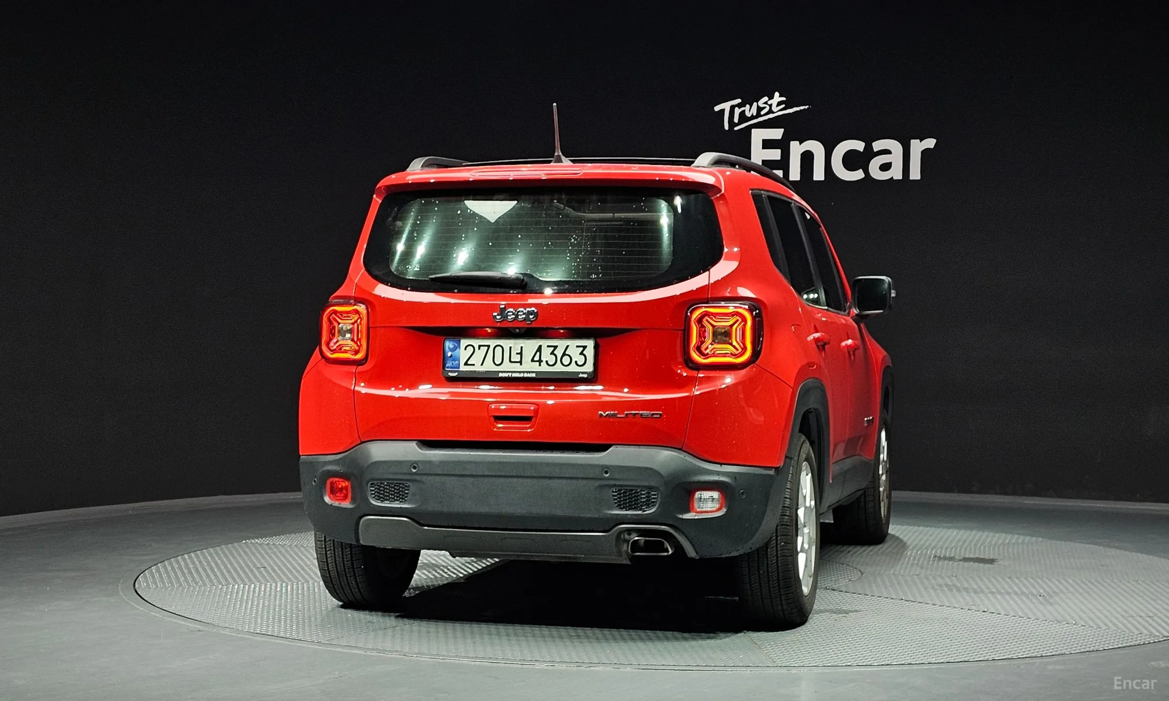 Jeep Renegade превью 4